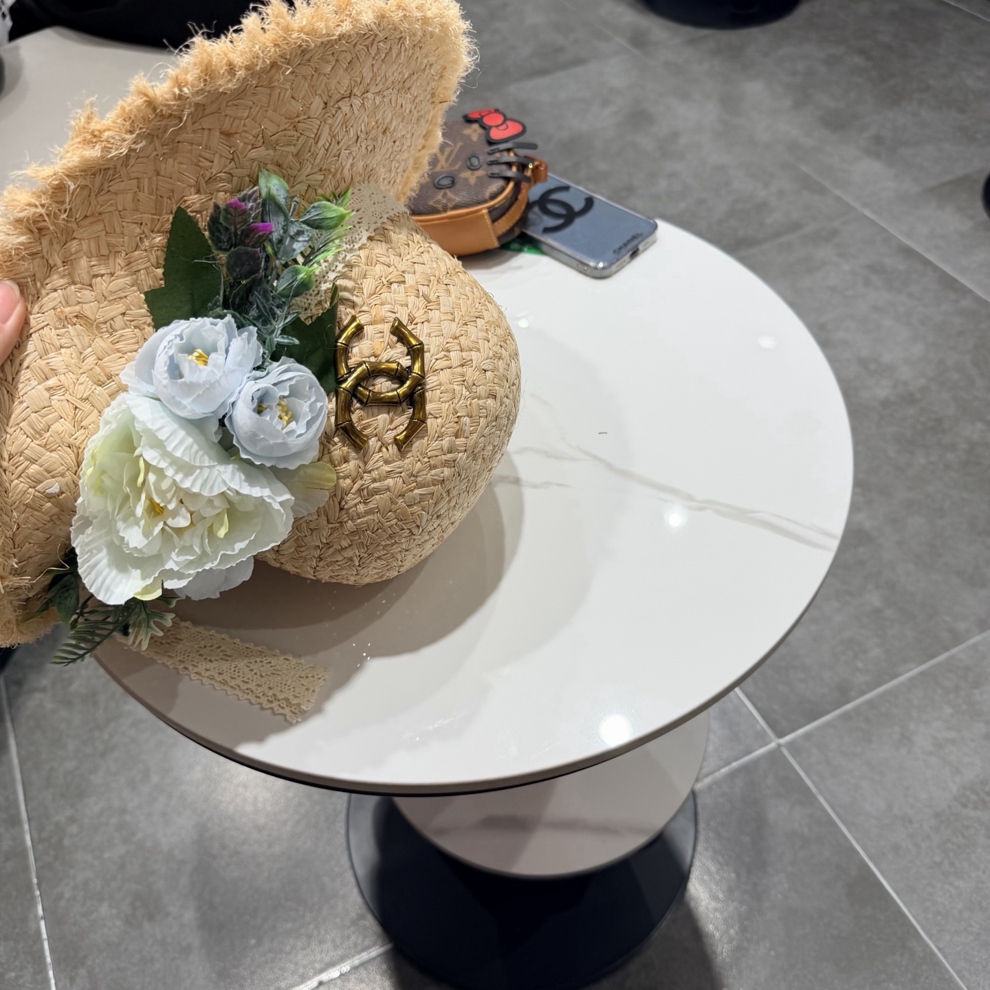 Chanel香奈儿拉菲草手工花朵草帽女夏季出游度假大帽檐遮阳防晒帽海边太阳帽子