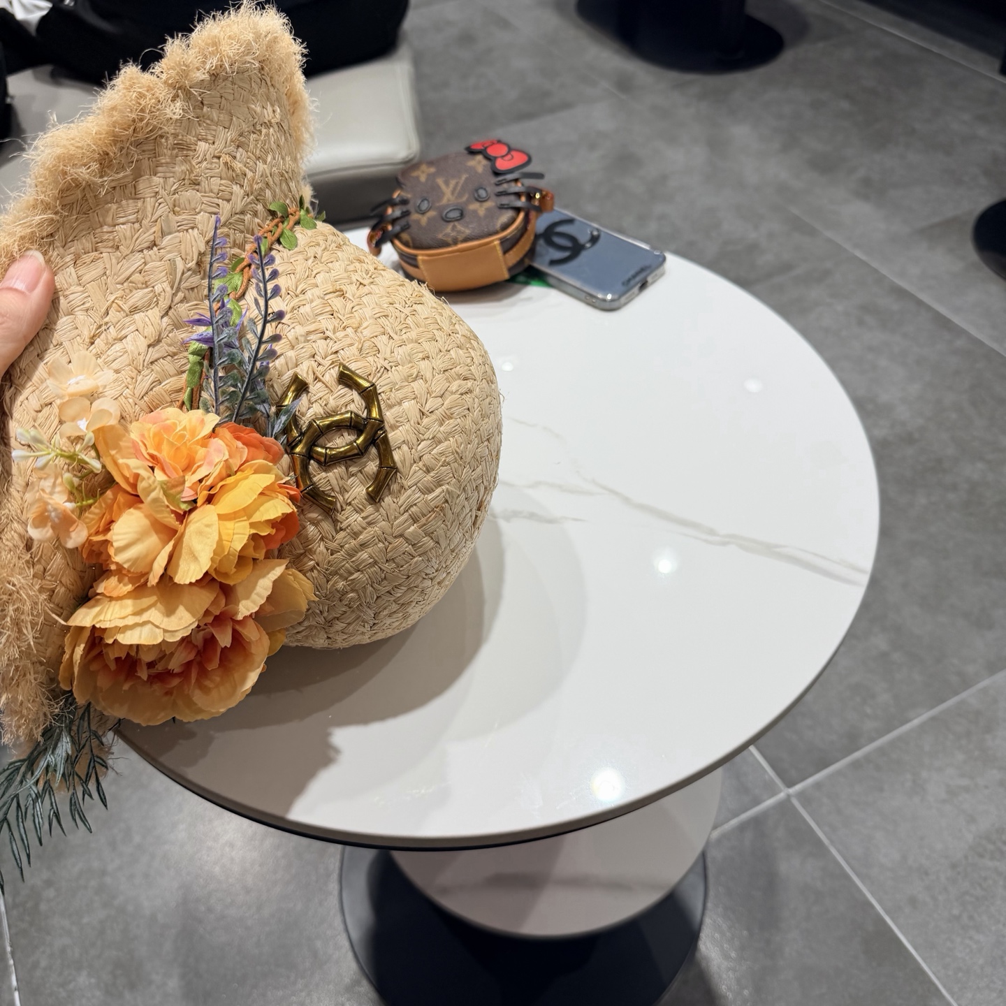 Chanel香奈儿拉菲草手工花朵草帽女夏季出游度假大帽檐遮阳防晒帽海边太阳帽子