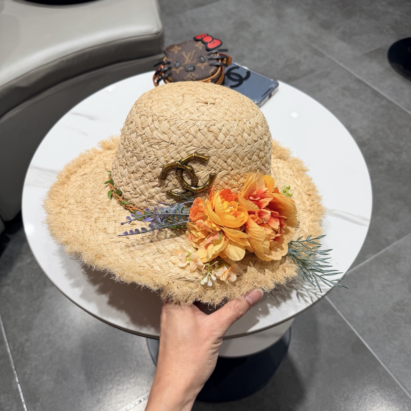 Chanel香奈儿拉菲草手工花朵草帽女夏季出游度假大帽檐遮阳防晒帽海边太阳帽子