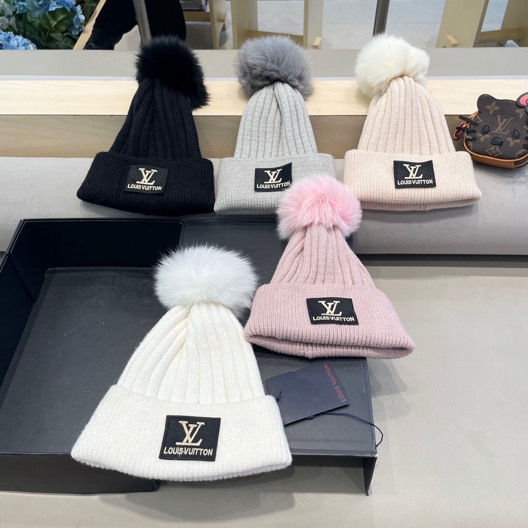 🔥Lv 路易威登秋冬新款针织毛线帽 非常百搭 男女通用 亲们可以看细节，车工整齐 透气舒适，采用进口毛线料！潮人必备！