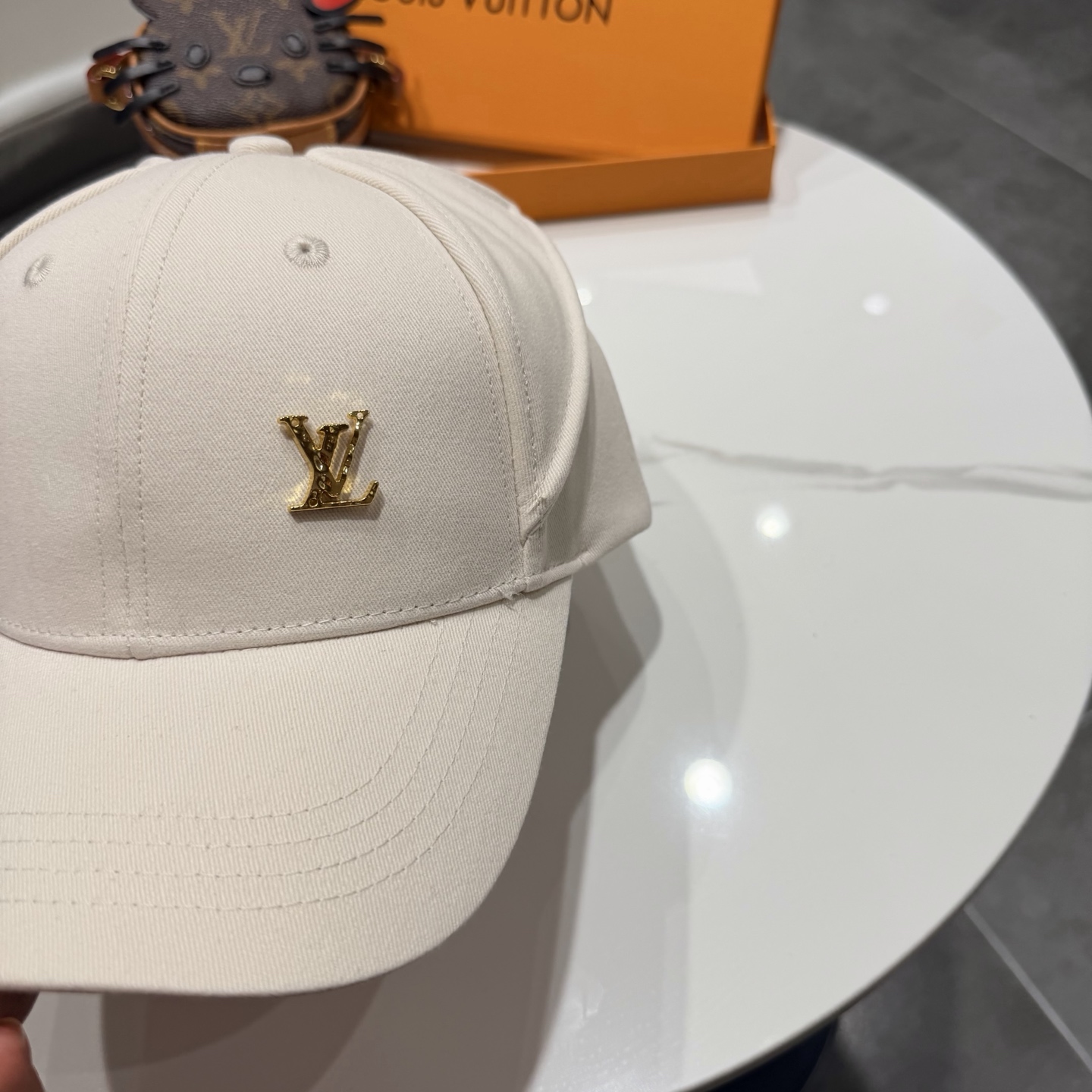 lv 路易威登新款简约五金logo棒球帽，新款出货，大牌款超好搭配，赶紧入手！3色