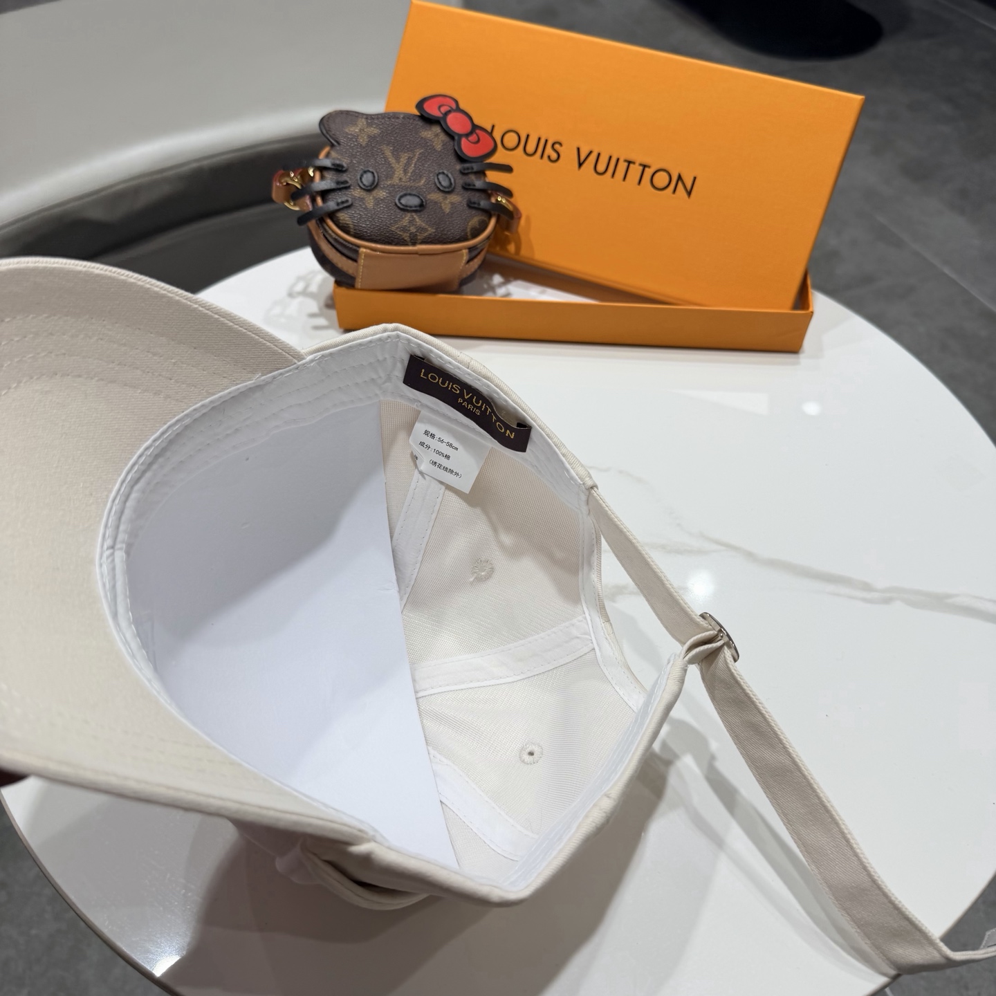 lv 路易威登新款简约五金logo棒球帽，新款出货，大牌款超好搭配，赶紧入手！3色