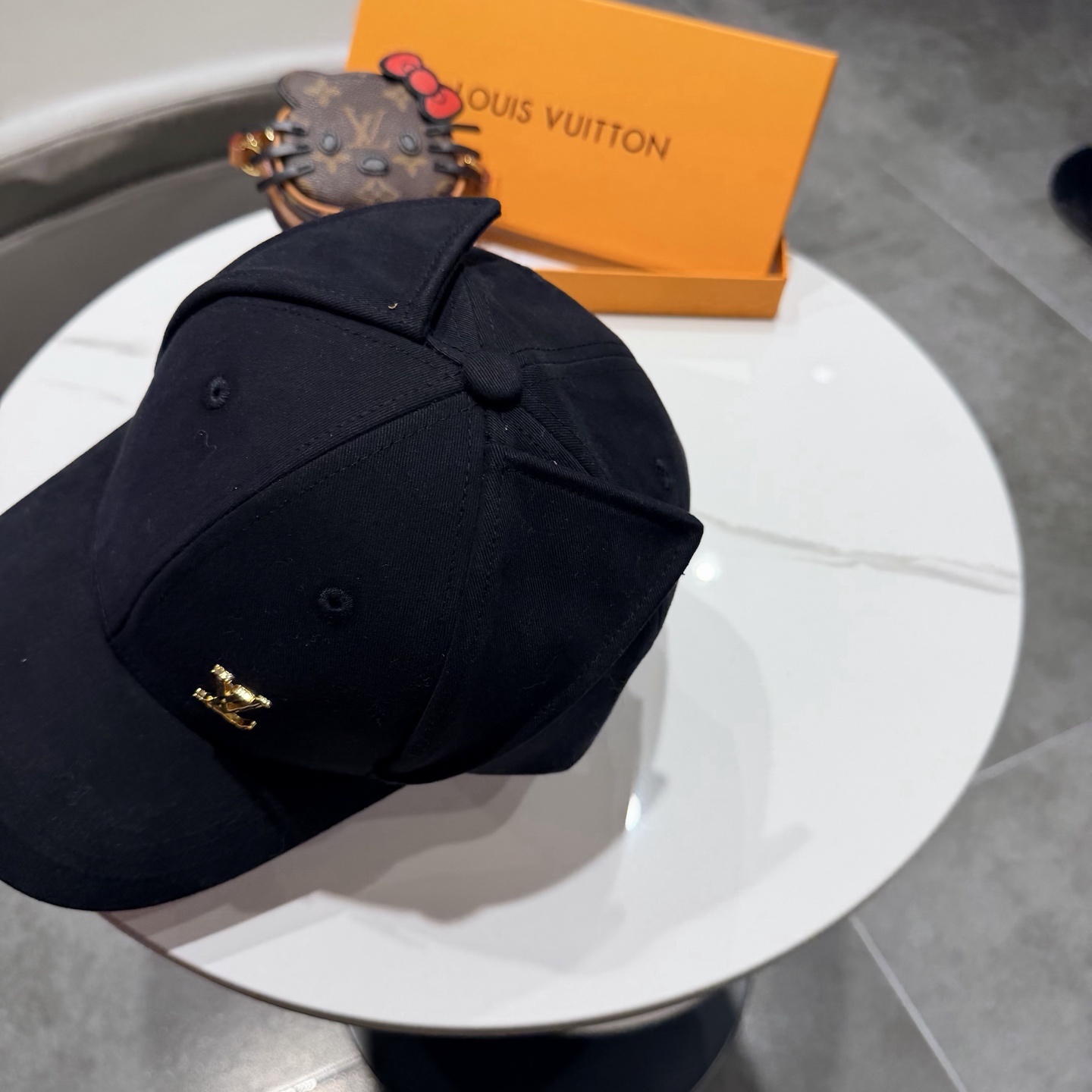 。lv路易威登新款简约五金logo棒球帽，新款出货，大牌款超好搭配，赶紧入手！3色