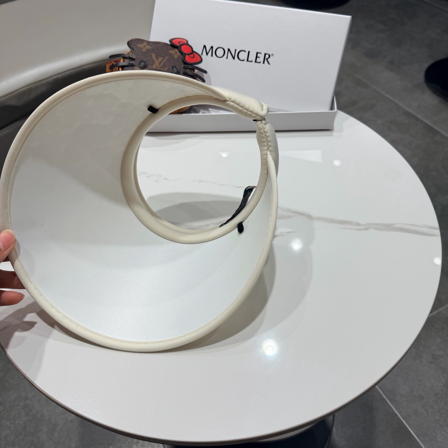 【MONCLER蒙口】空顶草帽女夏季防紫外线遮阳帽出游太阳帽百搭草编防晒帽子