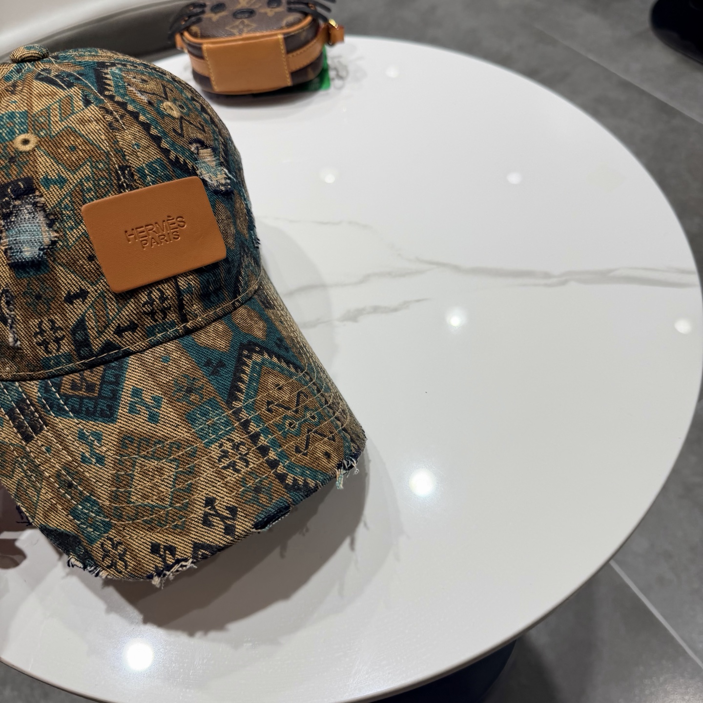 爱马仕Hermes 官网新品经典款 棒球帽🎩 原单品质 火爆来袭。 工艺非常精美[爱心] 高档大气上档次