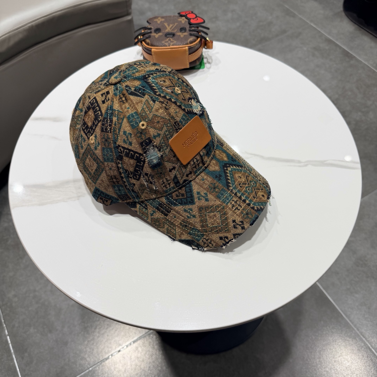 爱马仕Hermes 官网新品经典款 棒球帽🎩 原单品质 火爆来袭。 工艺非常精美[爱心] 高档大气上档次