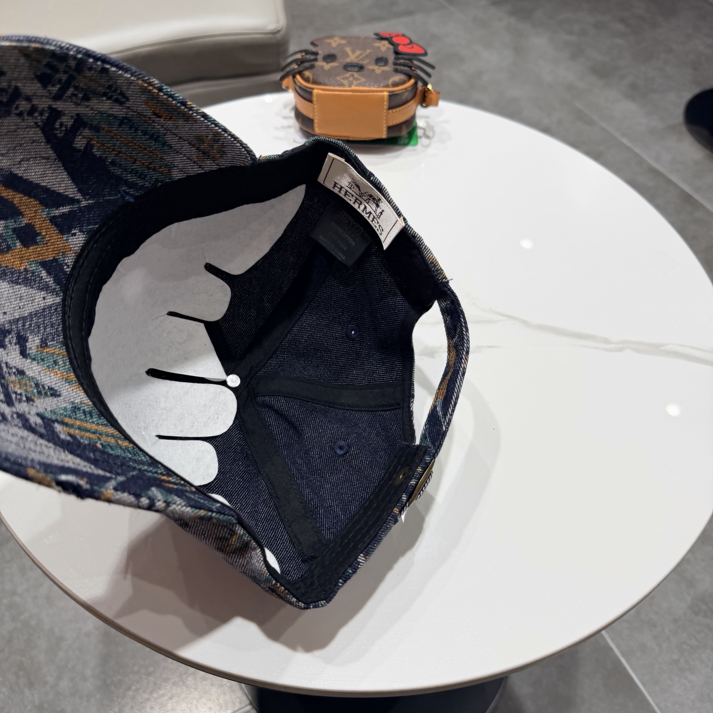 爱马仕Hermes 官网新品经典款 棒球帽🎩 原单品质 火爆来袭。 工艺非常精美[爱心] 高档大气上档次