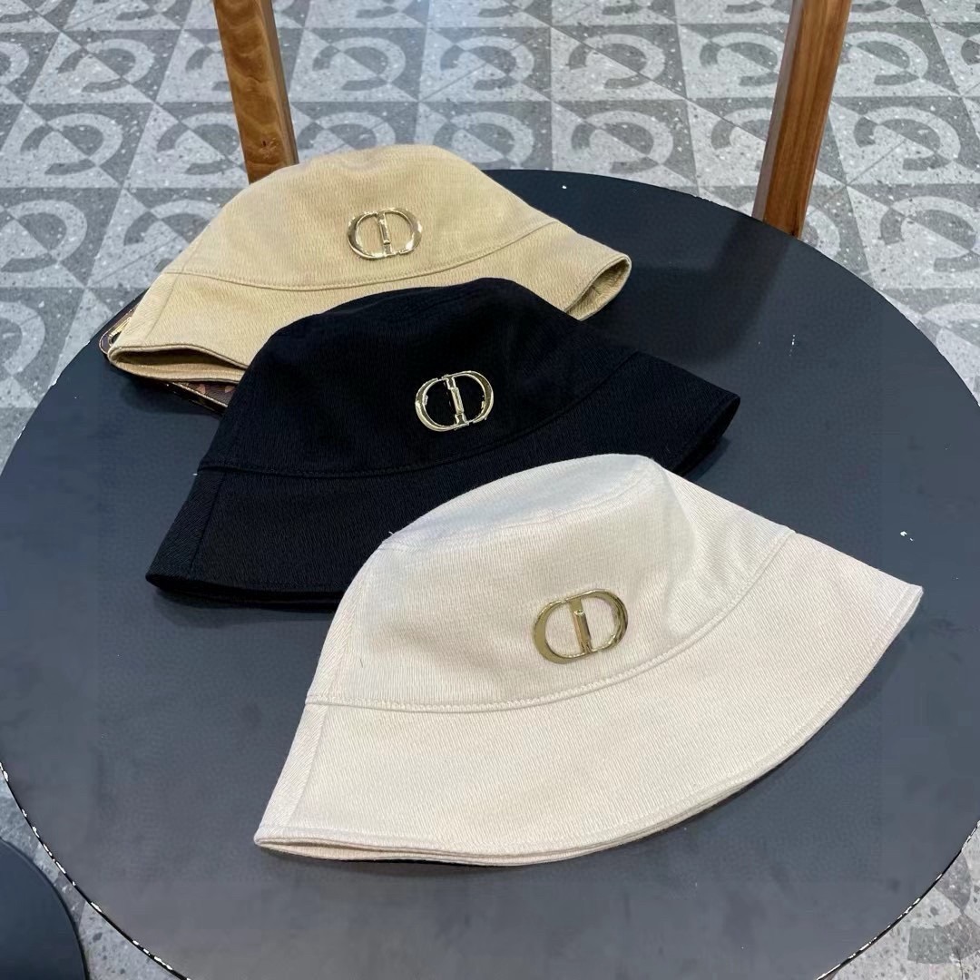 Dior(迪奥)新款渔夫帽， 精致純也格调很有感觉，很酷很时尚，专柜断货热门，质量超赞