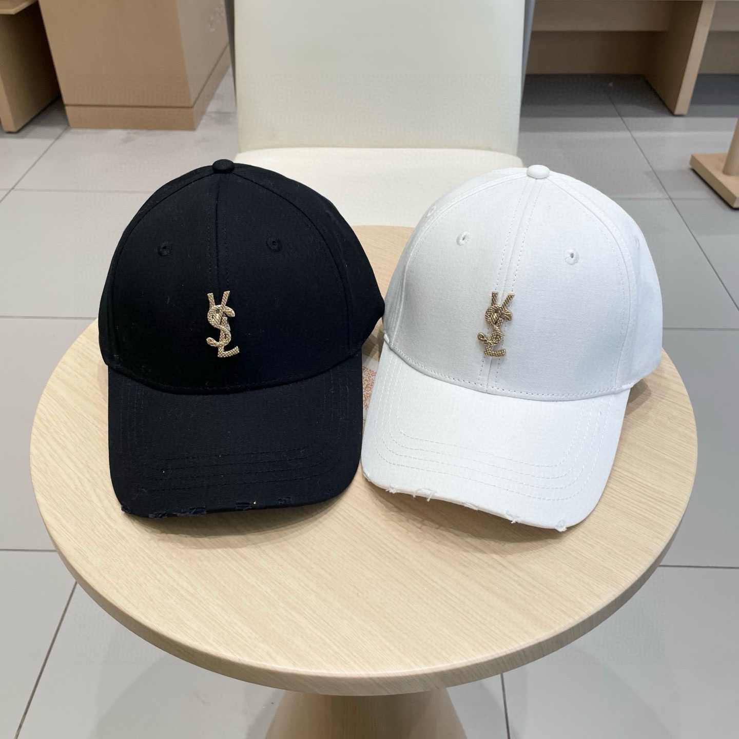 【YSL圣罗兰】早春新款简约棒球帽，新款出货，大牌款超好搭配，赶紧入手！