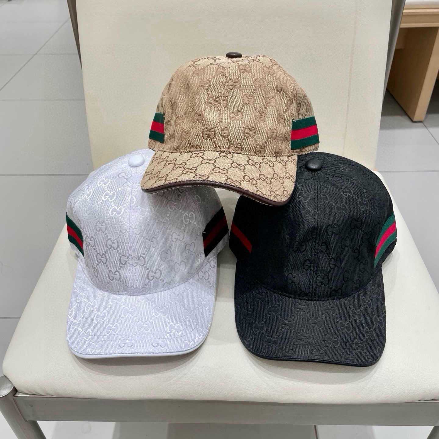 万年经典款新色出，Gucci(古奇)经典原单棒球帽😍😍专柜1:1开模订制，最高版本，原版帆布料+头层牛皮