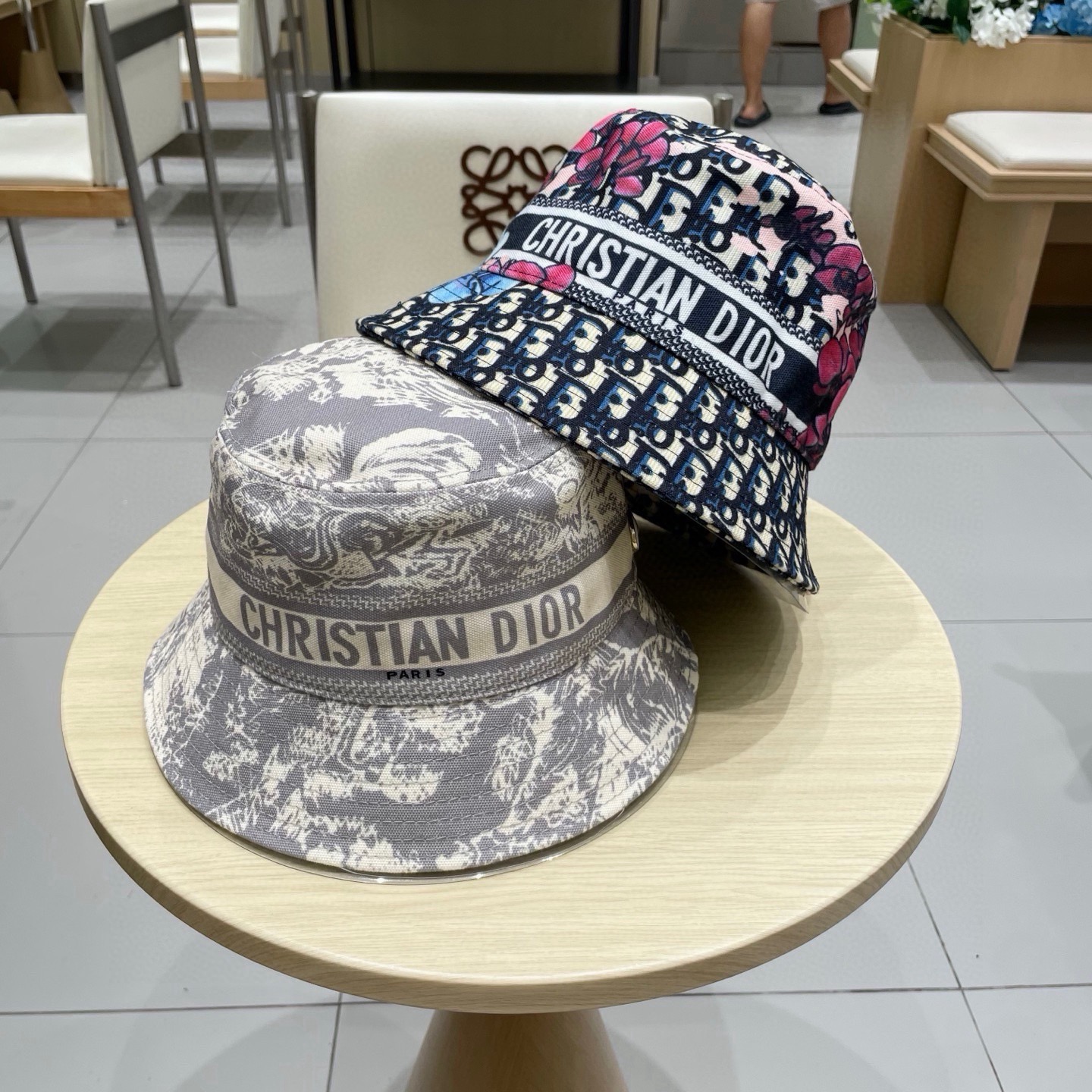 迪奥新款提花渔夫帽经典老花字母，永不垂朽的时尚ins博主凹造型小单品🤪