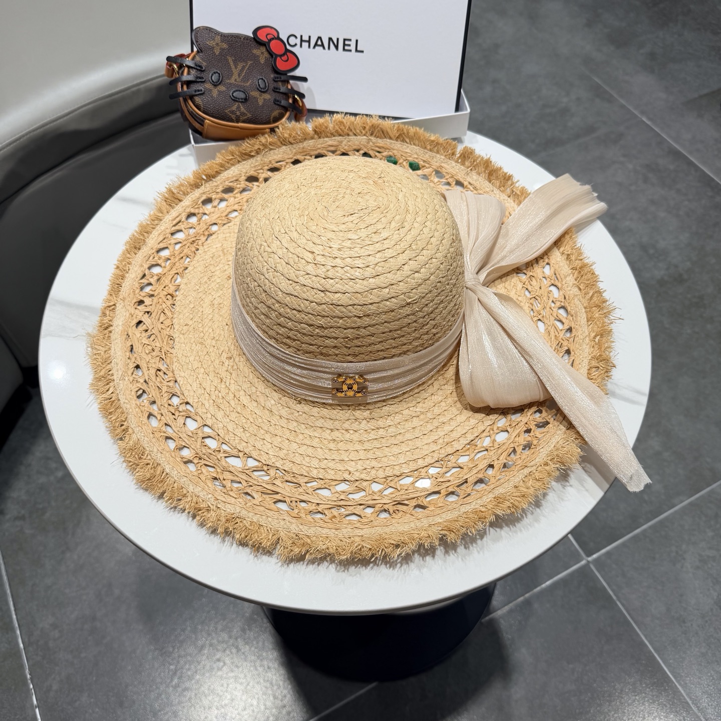 Chanel 搭配真丝飘带，出游 ，头围57cm