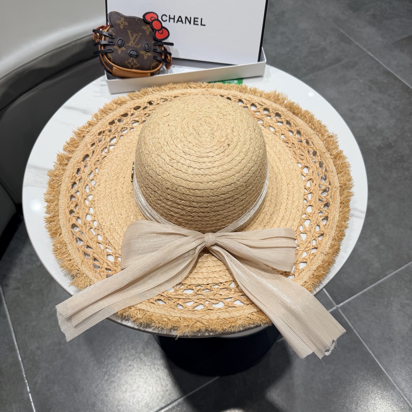 Chanel 搭配真丝飘带，出游 ，头围57cm