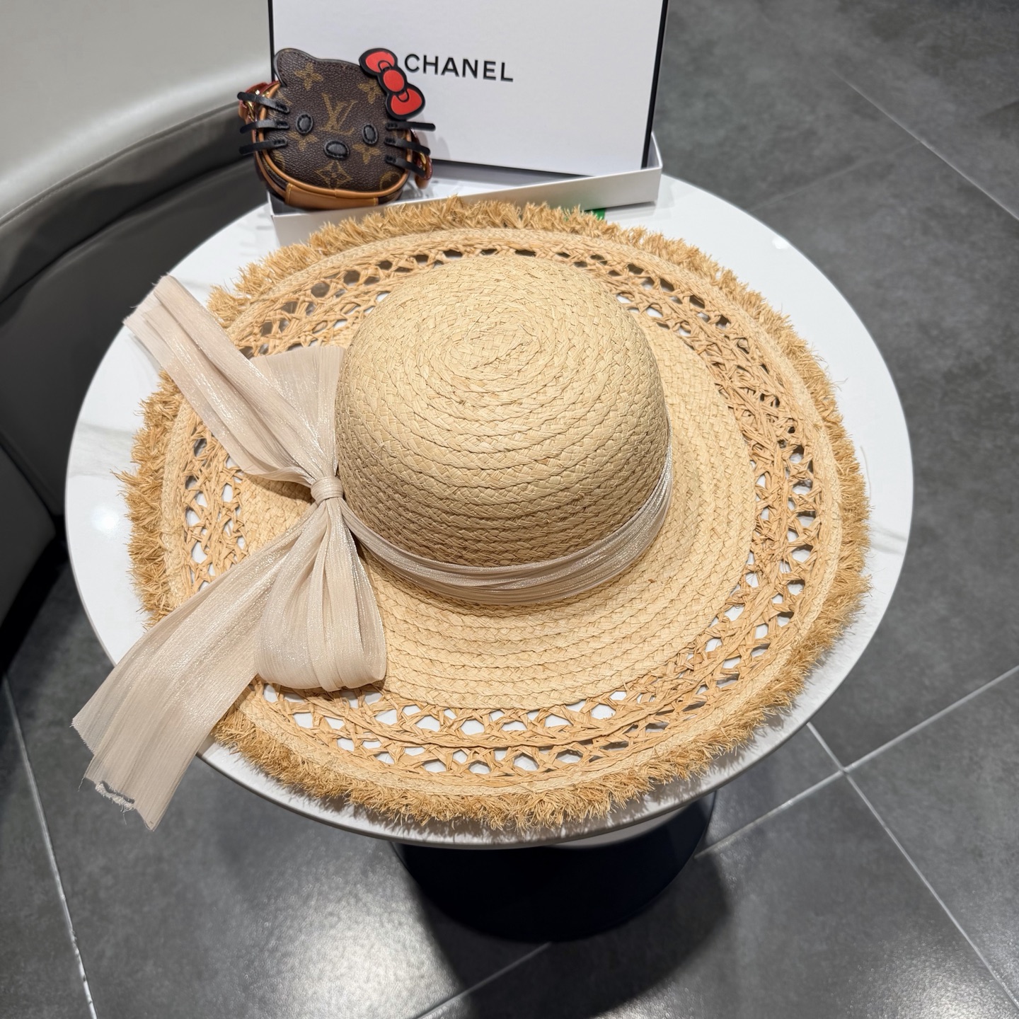 Chanel 搭配真丝飘带，出游 ，头围57cm