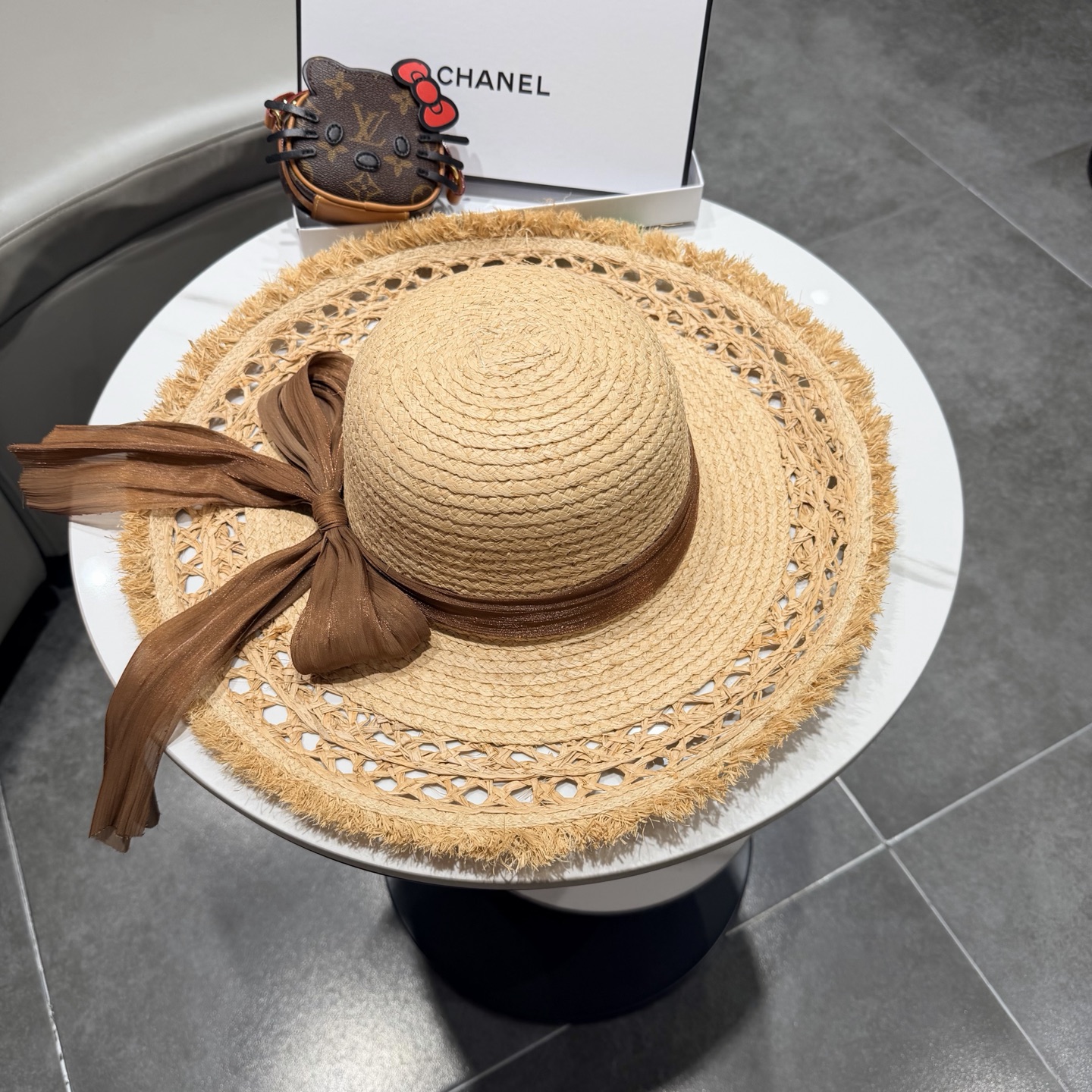Chanel 搭配真丝飘带，出游 ，头围57cm