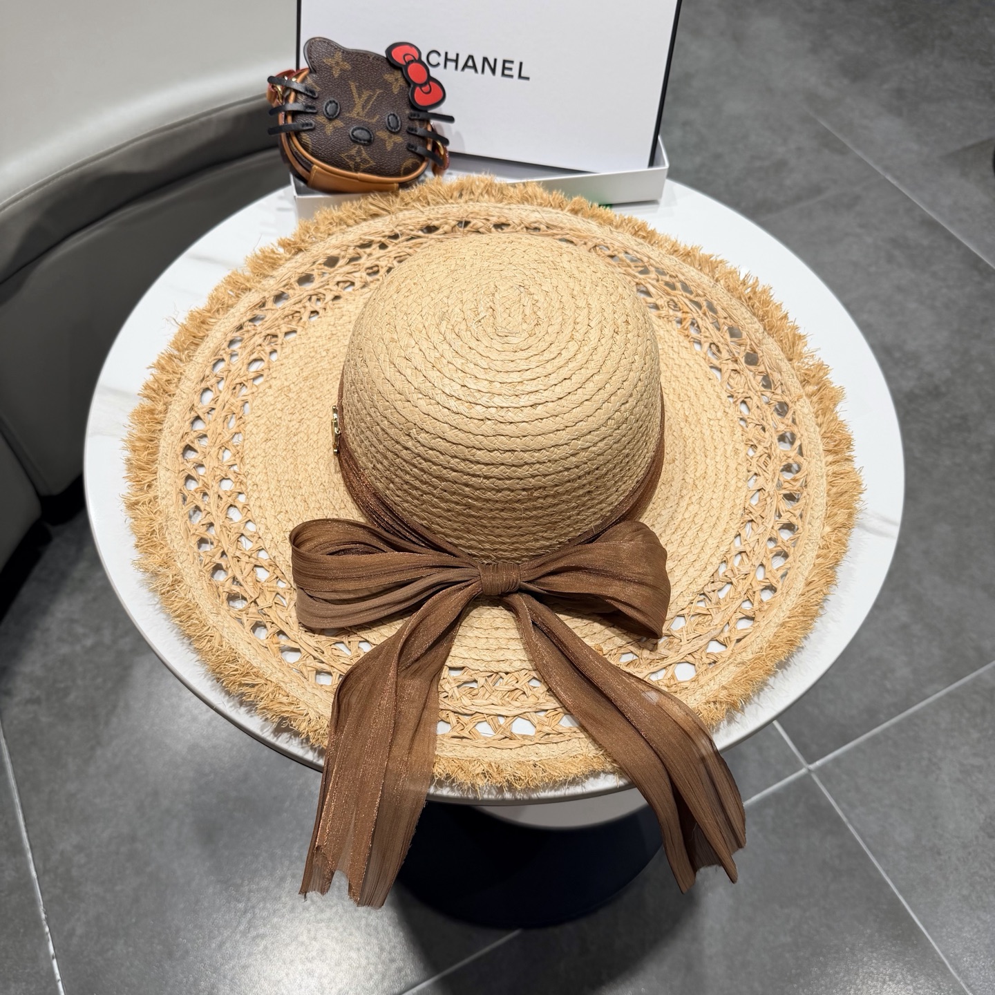 Chanel 搭配真丝飘带，出游 ，头围57cm
