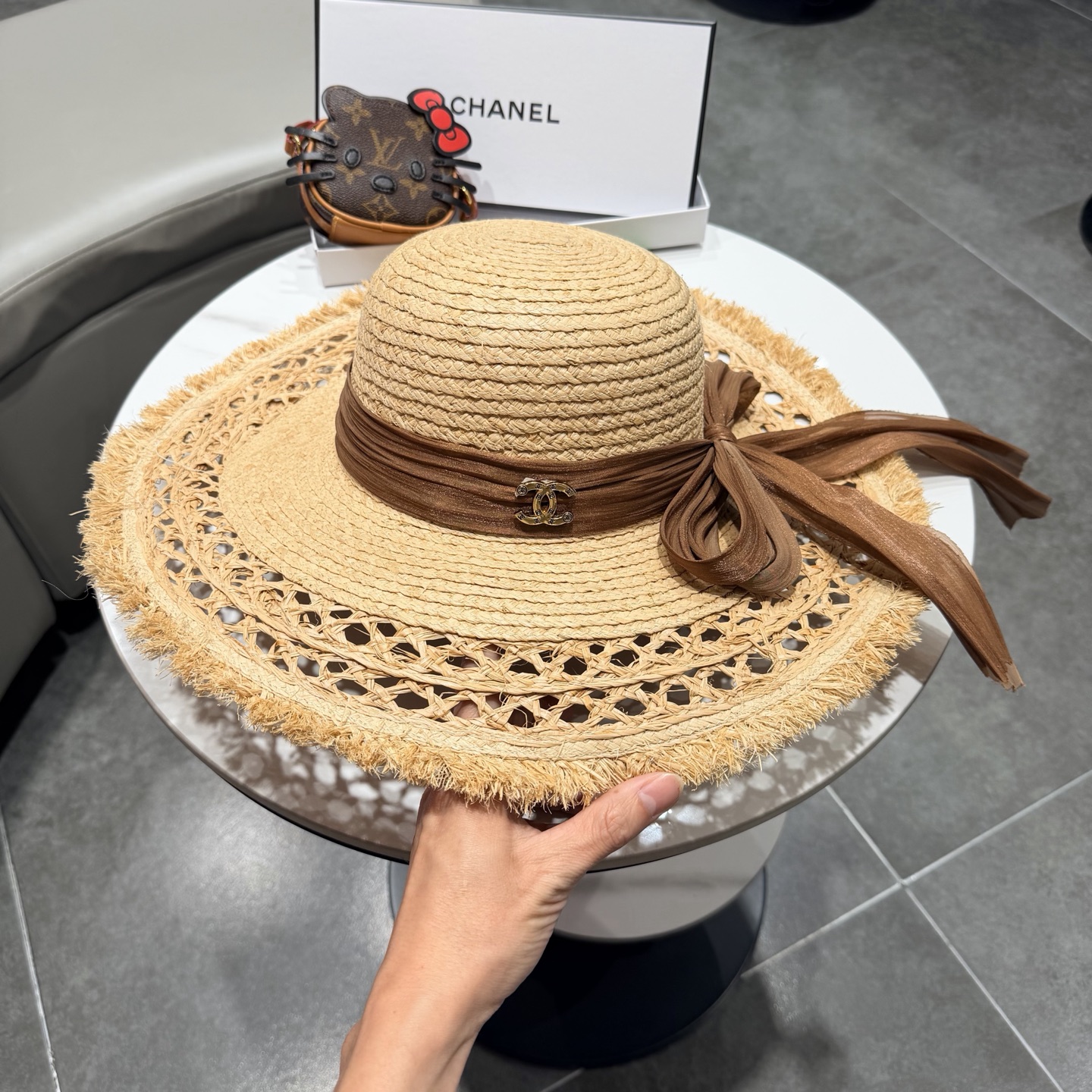 Chanel 搭配真丝飘带，出游 ，头围57cm