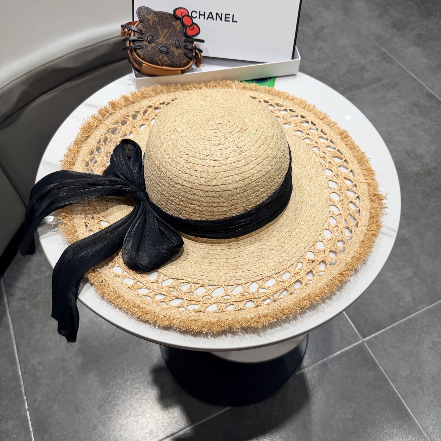Chanel 搭配真丝飘带，出游 ，头围57cm