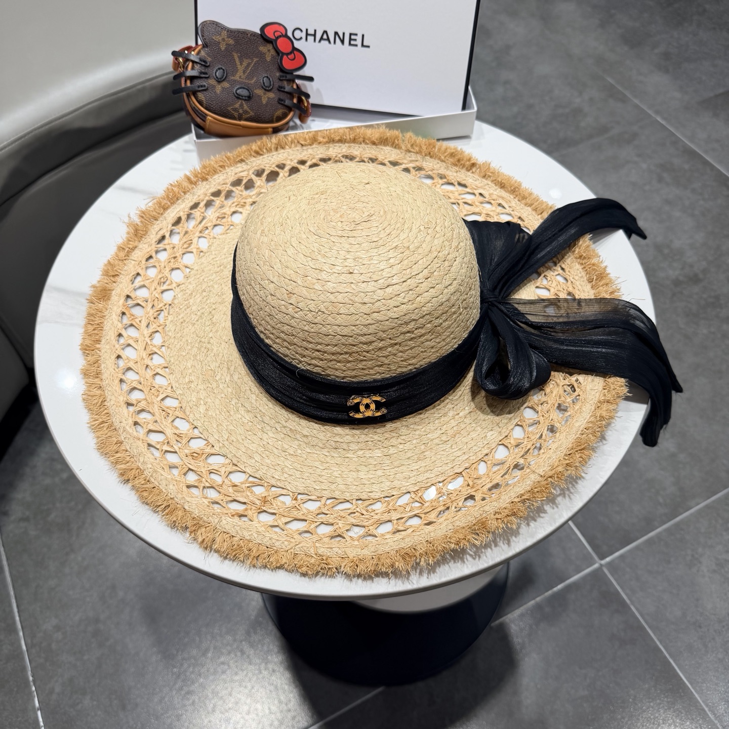 Chanel 搭配真丝飘带，出游 ，头围57cm