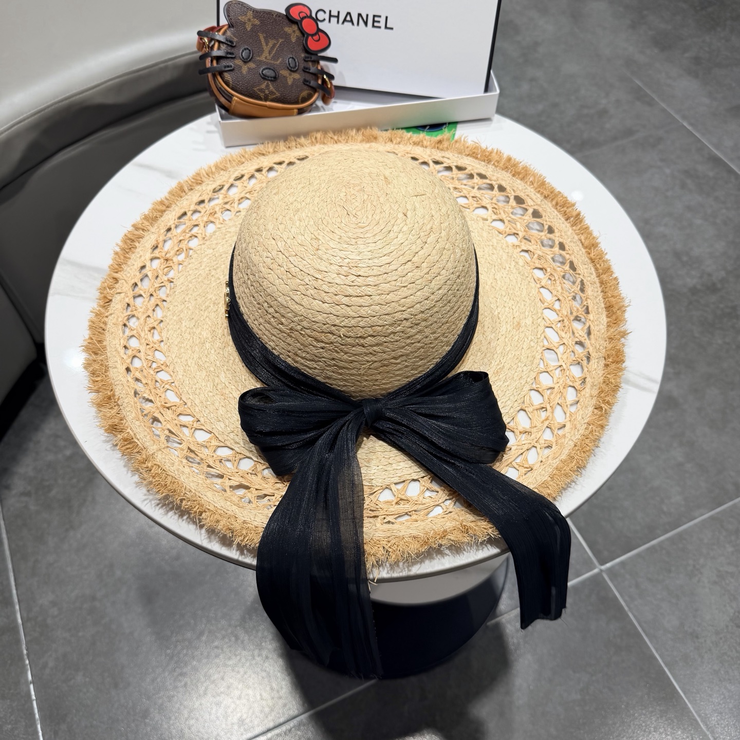 Chanel 搭配真丝飘带，出游 ，头围57cm