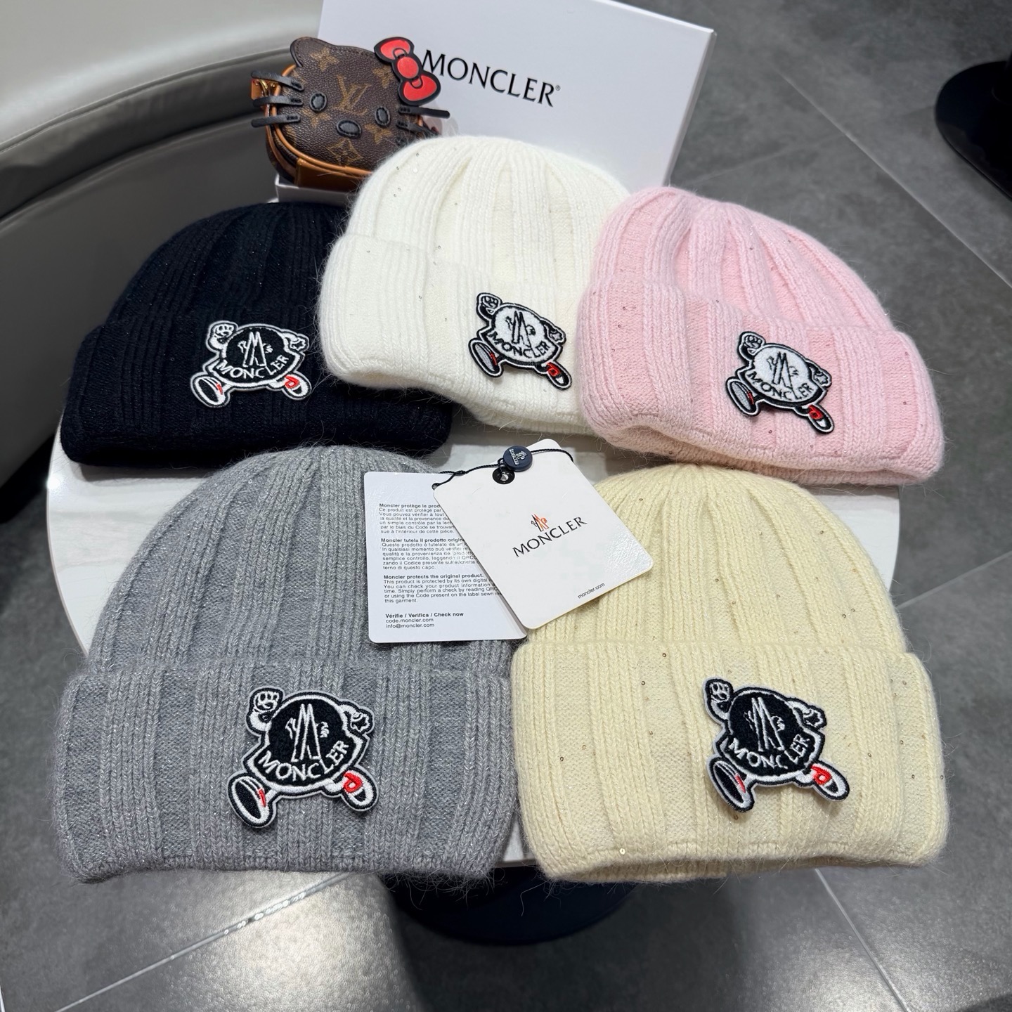 高版本蒙口Moncler盟可睐💥官网经典针织帽，原单复刻.非常柔软亲肤，弹性很好💓有质感又非常百搭的款式