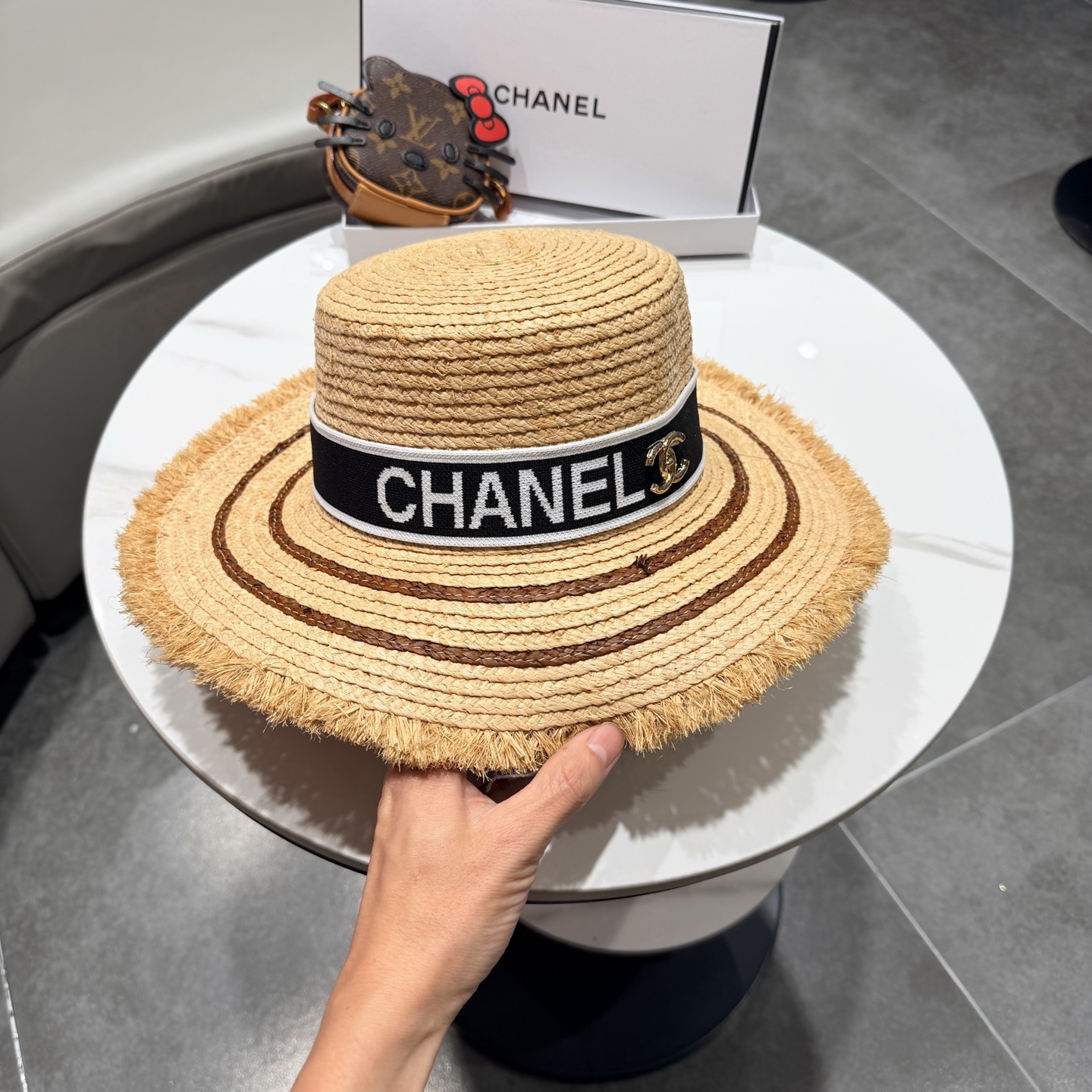 Chanel香奈儿拉菲草帽，头围57cm