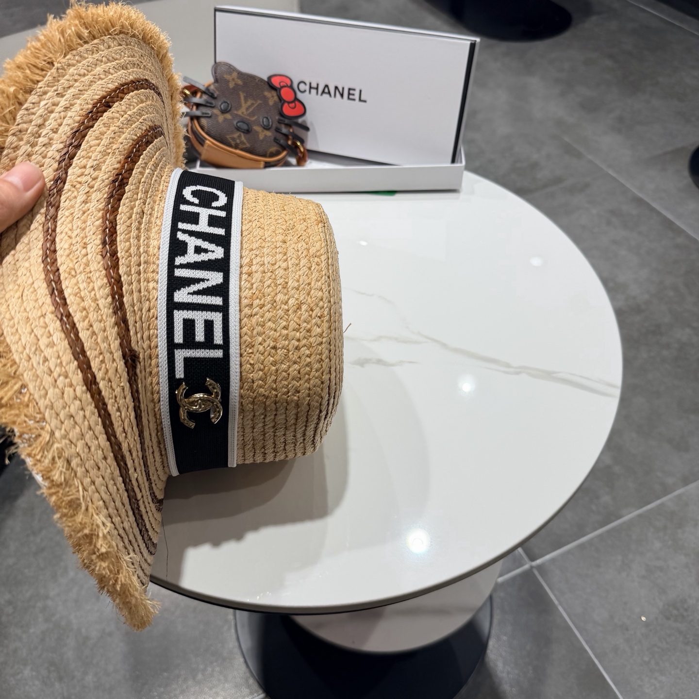 Chanel香奈儿拉菲草帽，头围57cm