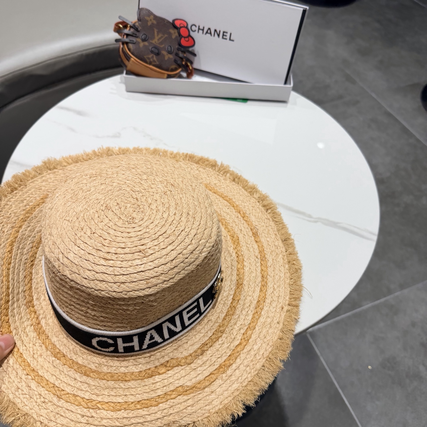 Chanel香奈儿拉菲草帽，头围57cm