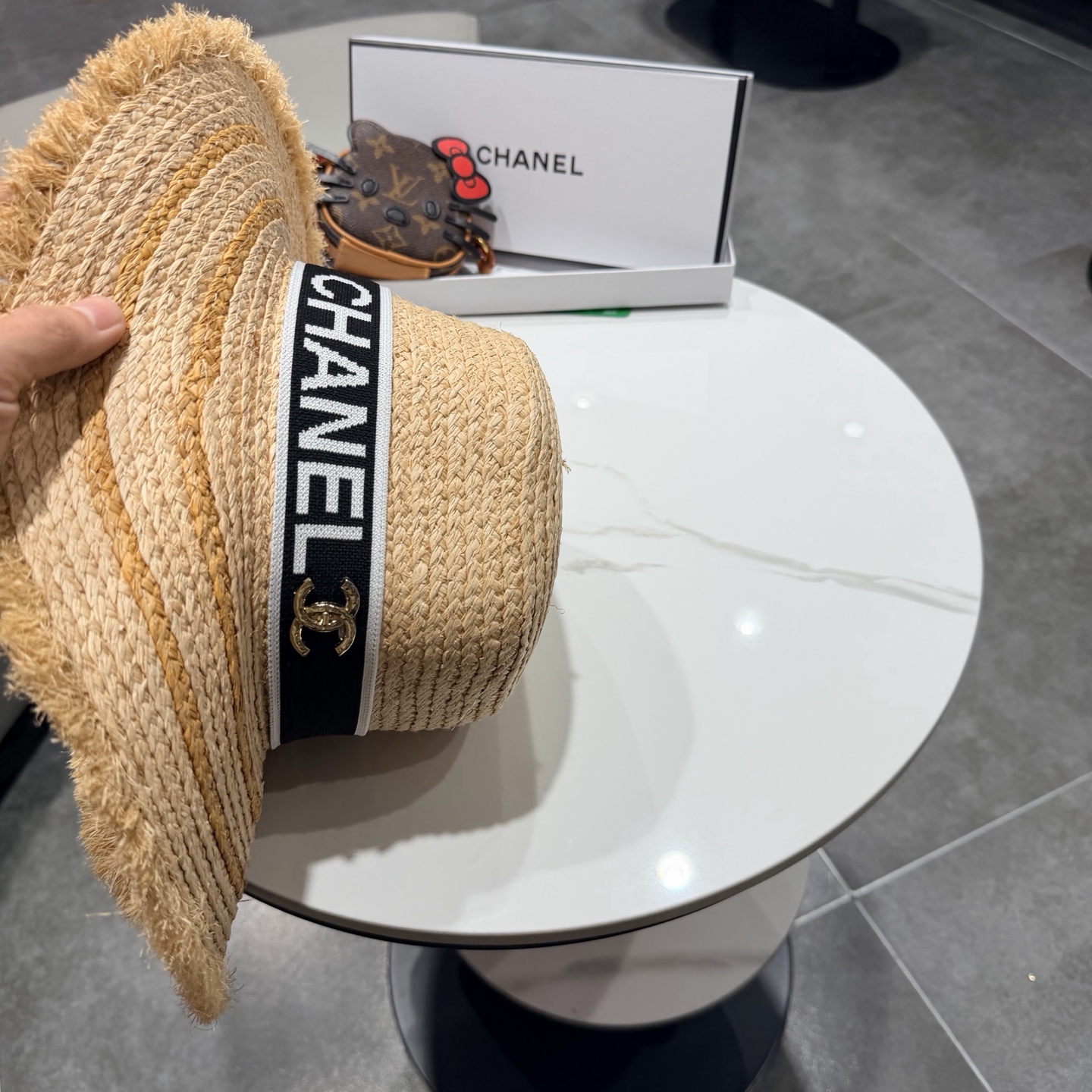 Chanel香奈儿拉菲草帽，头围57cm