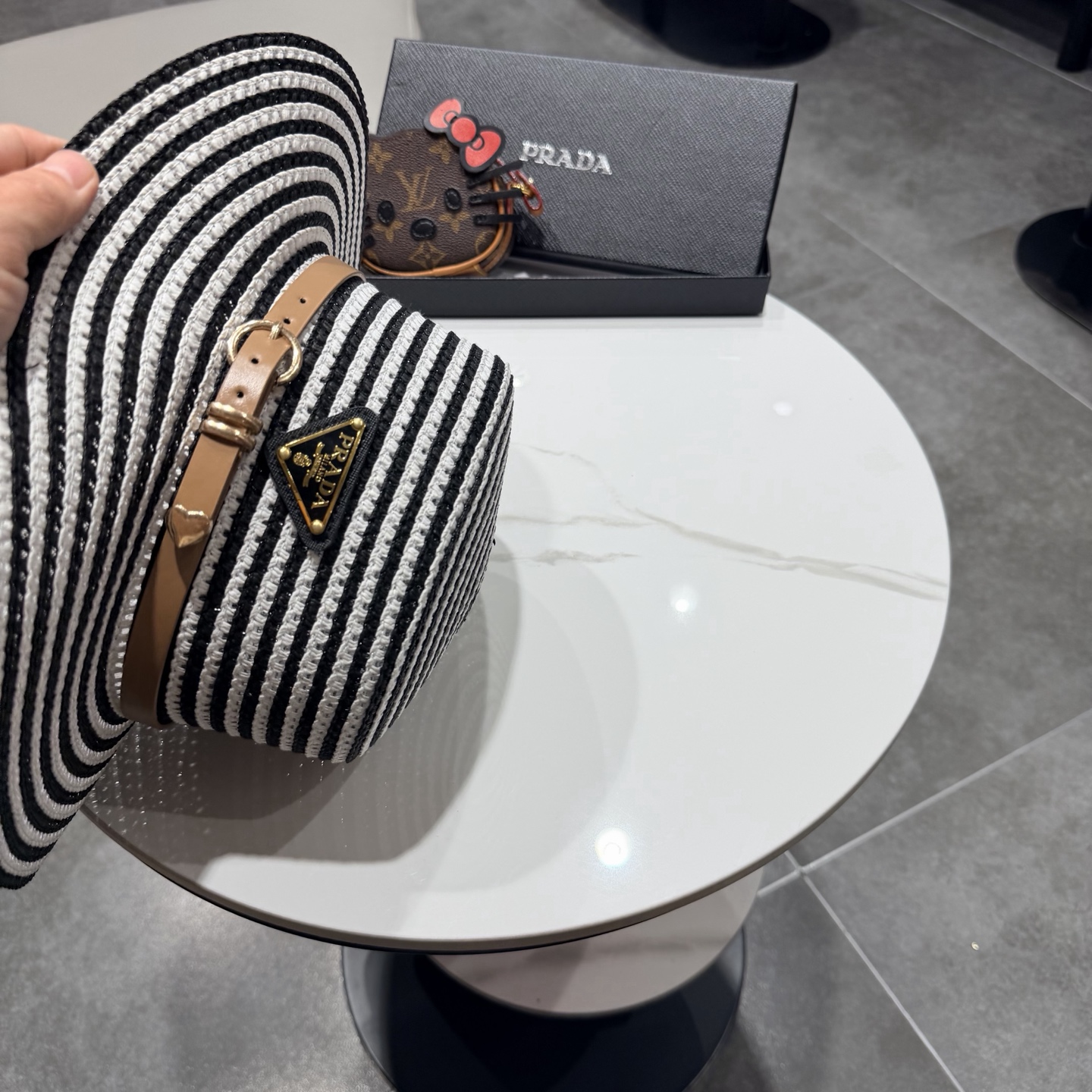 普拉达遮阳帽，遮阳礼帽，沙滩帽，头围57cm