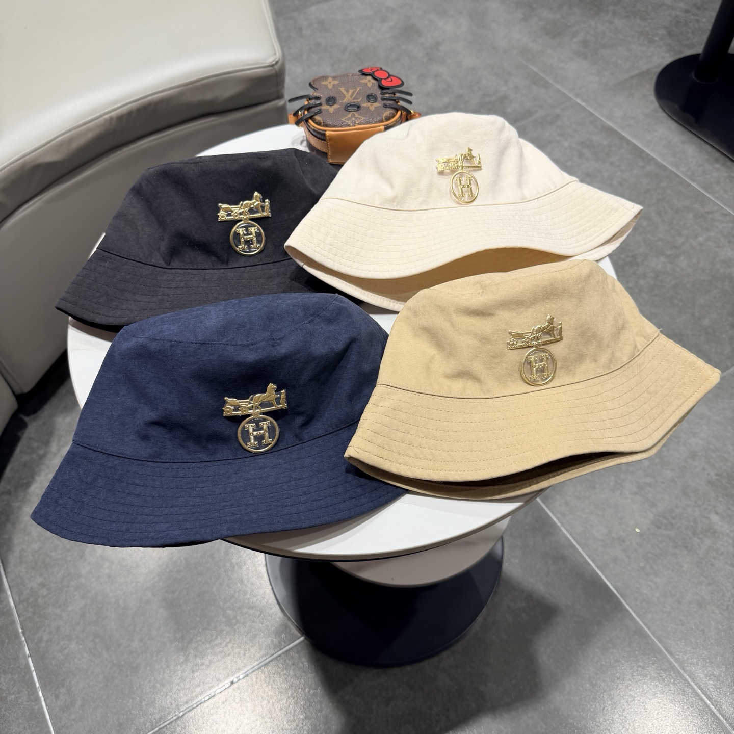 爱马仕 2026夏季新款条纹蝴蝶结帽子女休闲百搭渔夫帽户外遮阳防晒太阳帽