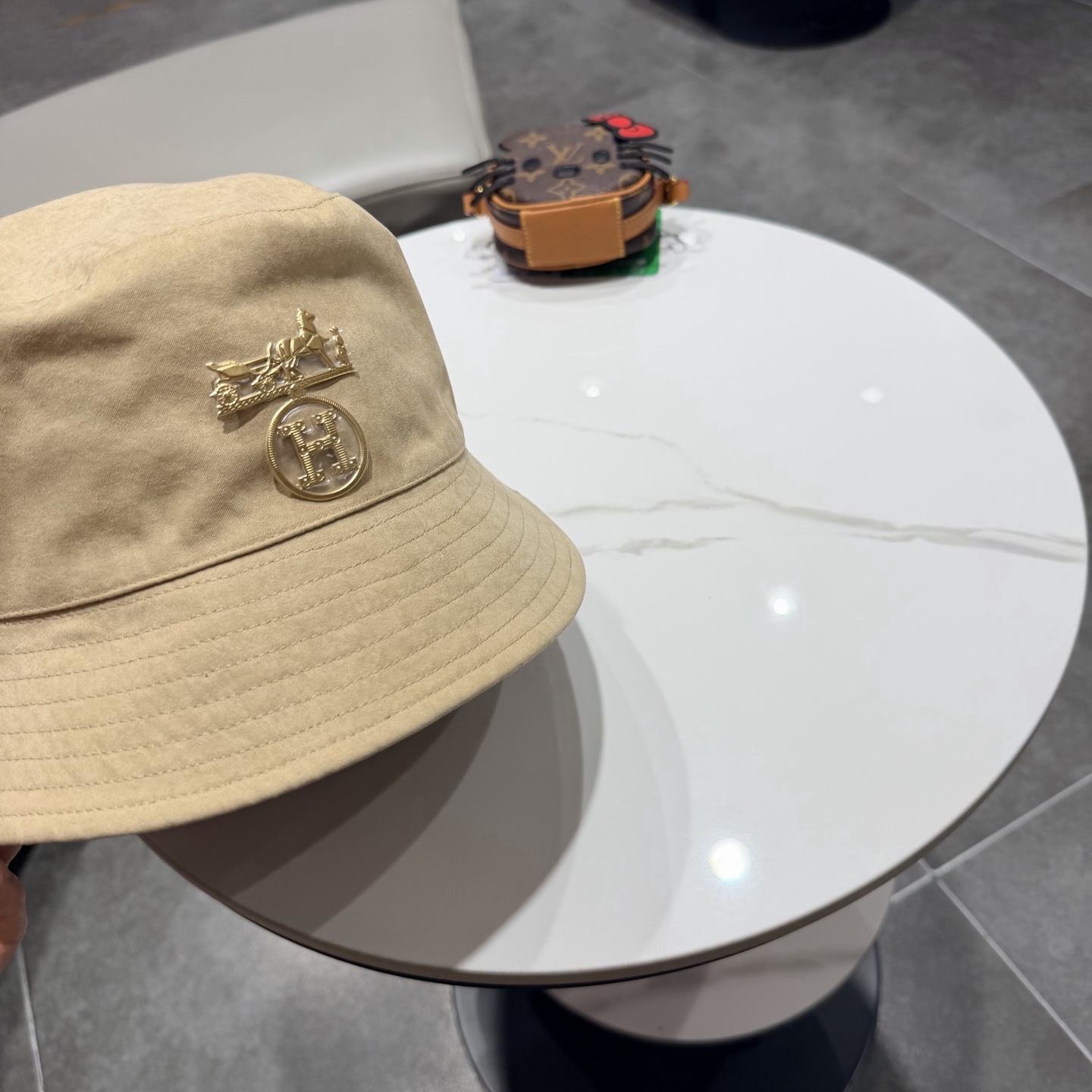 爱马仕 2026夏季新款条纹蝴蝶结帽子女休闲百搭渔夫帽户外遮阳防晒太阳帽