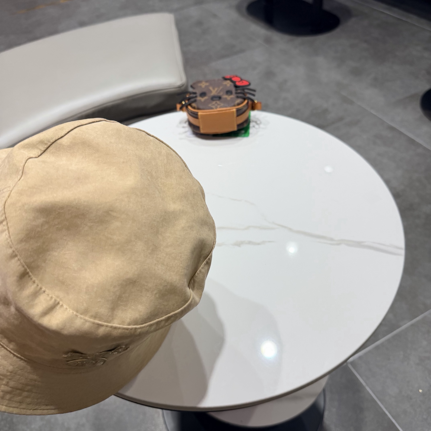 爱马仕 2026夏季新款条纹蝴蝶结帽子女休闲百搭渔夫帽户外遮阳防晒太阳帽