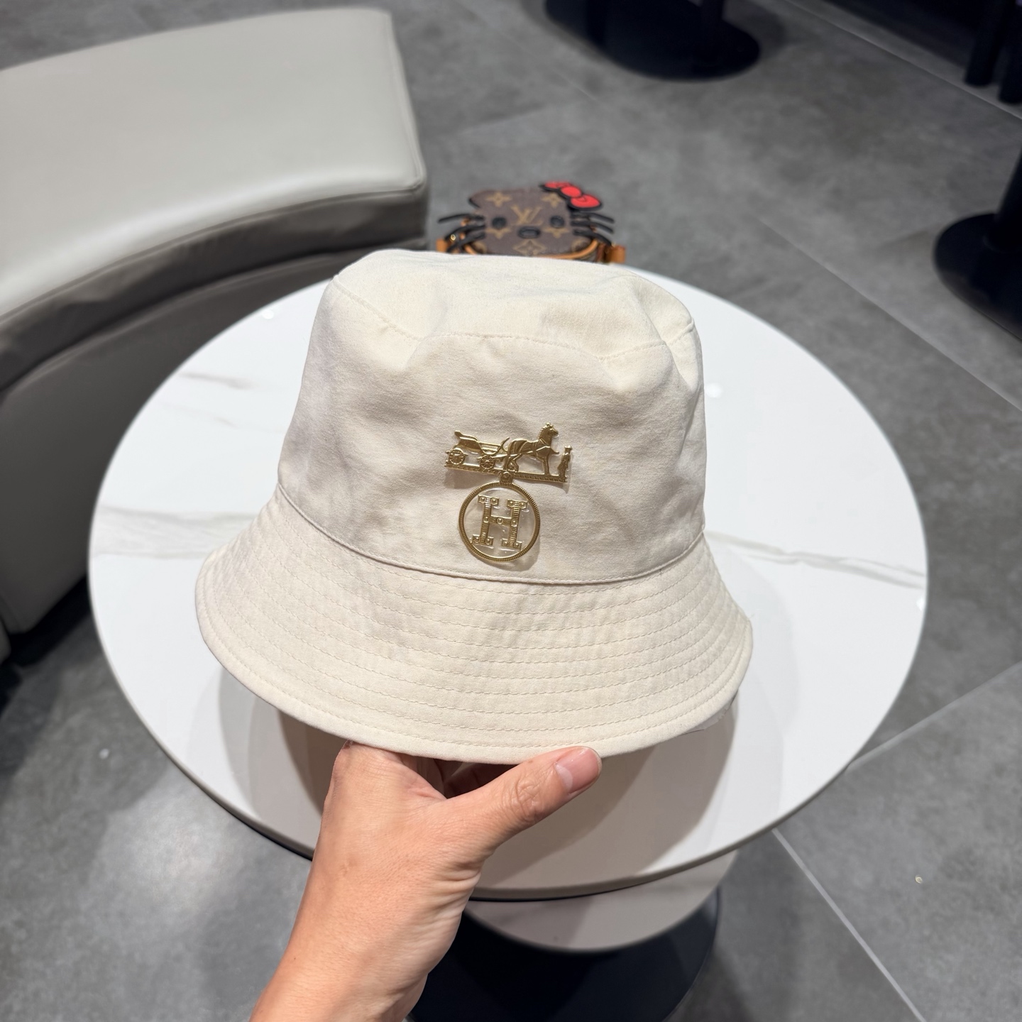 爱马仕 2026夏季新款条纹蝴蝶结帽子女休闲百搭渔夫帽户外遮阳防晒太阳帽