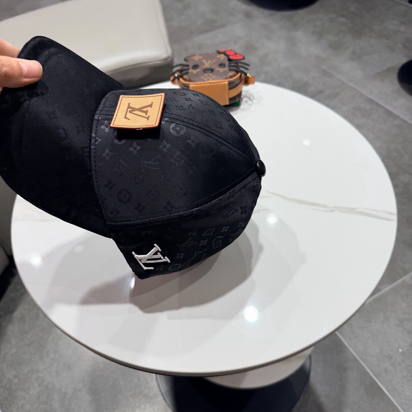 路易威登棒球帽 LouisVuitton😍新款LV棒球帽，重工打造♥️高端大气，百搭款🤗男女通用！