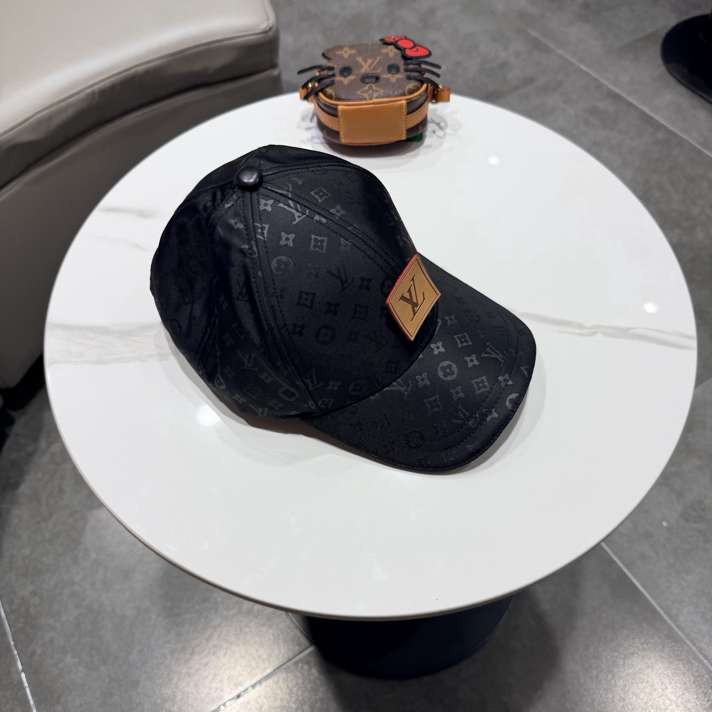 路易威登棒球帽 LouisVuitton😍新款LV棒球帽，重工打造♥️高端大气，百搭款🤗男女通用！