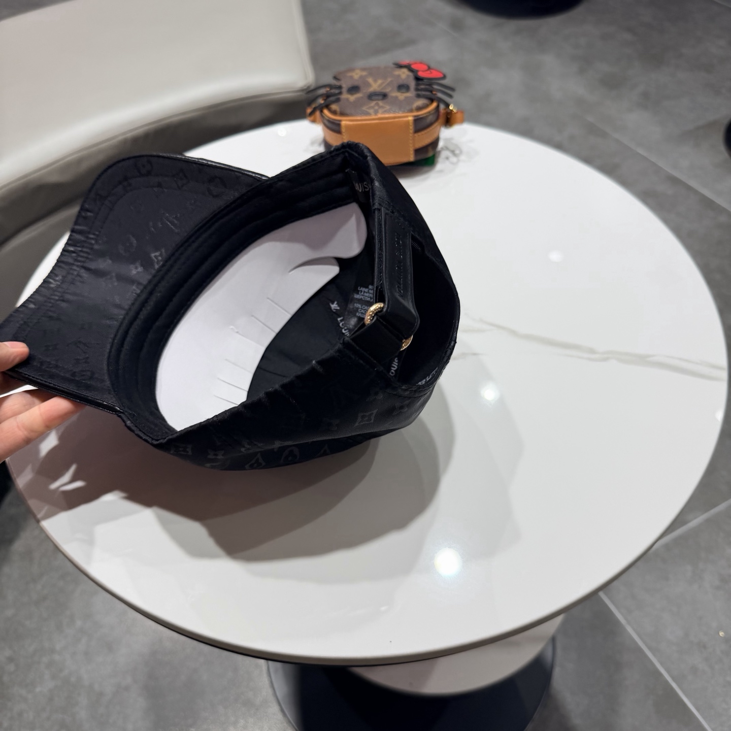 路易威登棒球帽 LouisVuitton😍新款LV棒球帽，重工打造♥️高端大气，百搭款🤗男女通用！