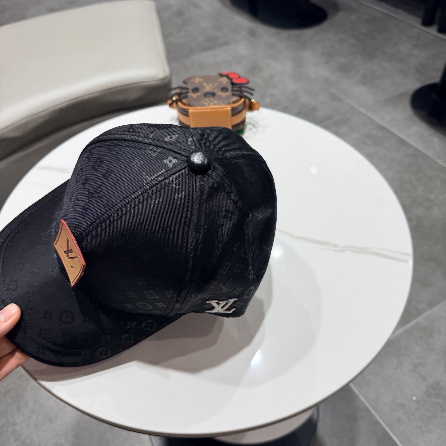 路易威登棒球帽 LouisVuitton😍新款LV棒球帽，重工打造♥️高端大气，百搭款🤗男女通用！