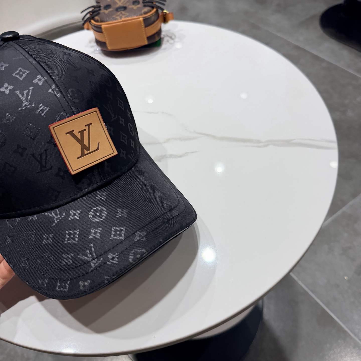 路易威登棒球帽 LouisVuitton😍新款LV棒球帽，重工打造♥️高端大气，百搭款🤗男女通用！