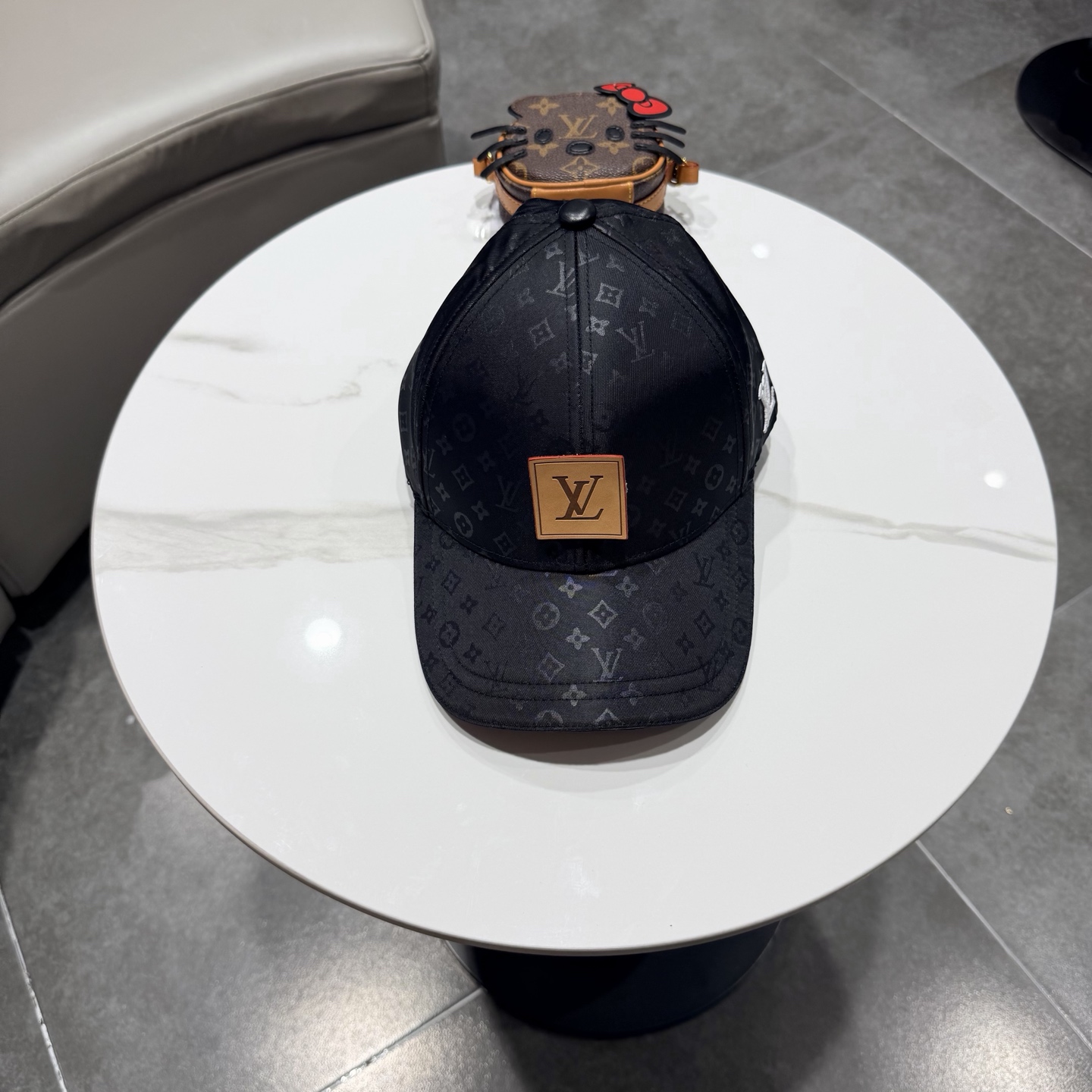 路易威登棒球帽 LouisVuitton😍新款LV棒球帽，重工打造♥️高端大气，百搭款🤗男女通用！