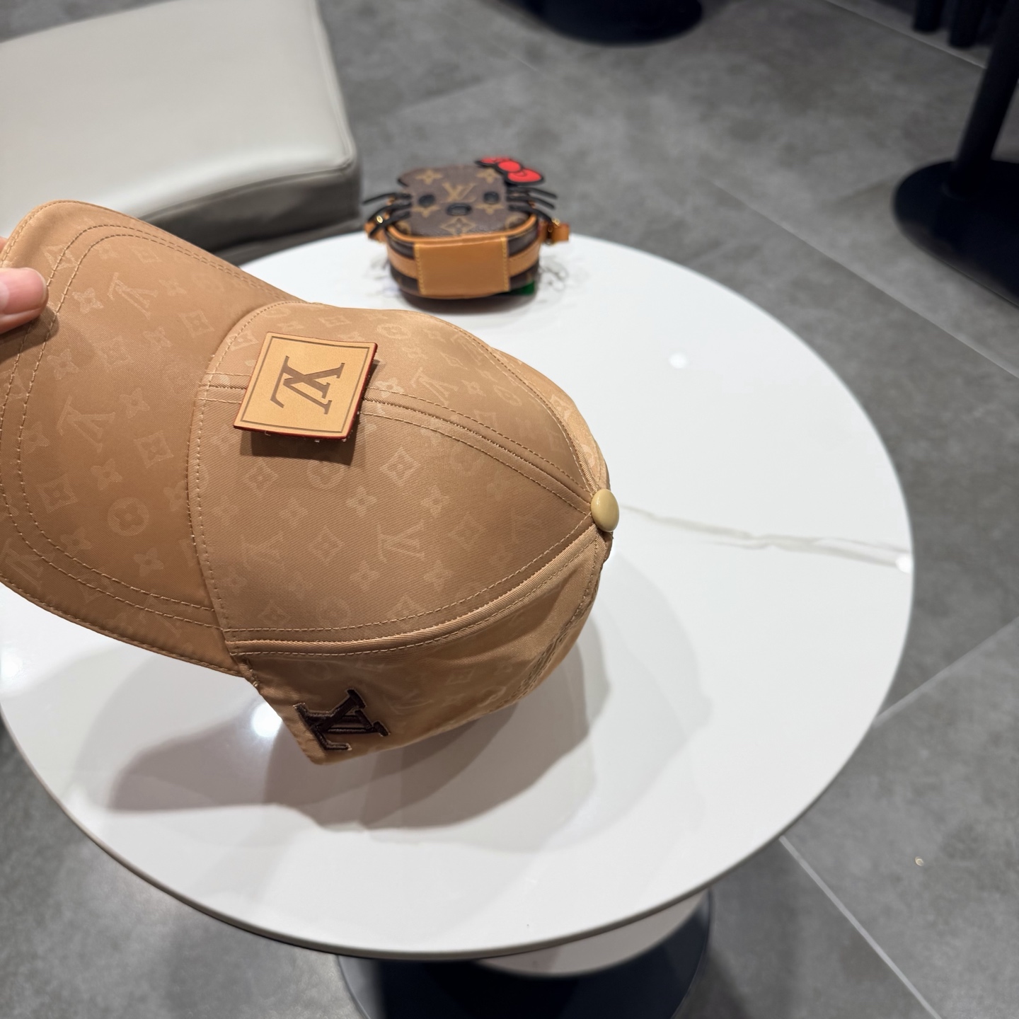 路易威登棒球帽 LouisVuitton😍新款LV棒球帽，重工打造♥️高端大气，百搭款🤗男女通用！