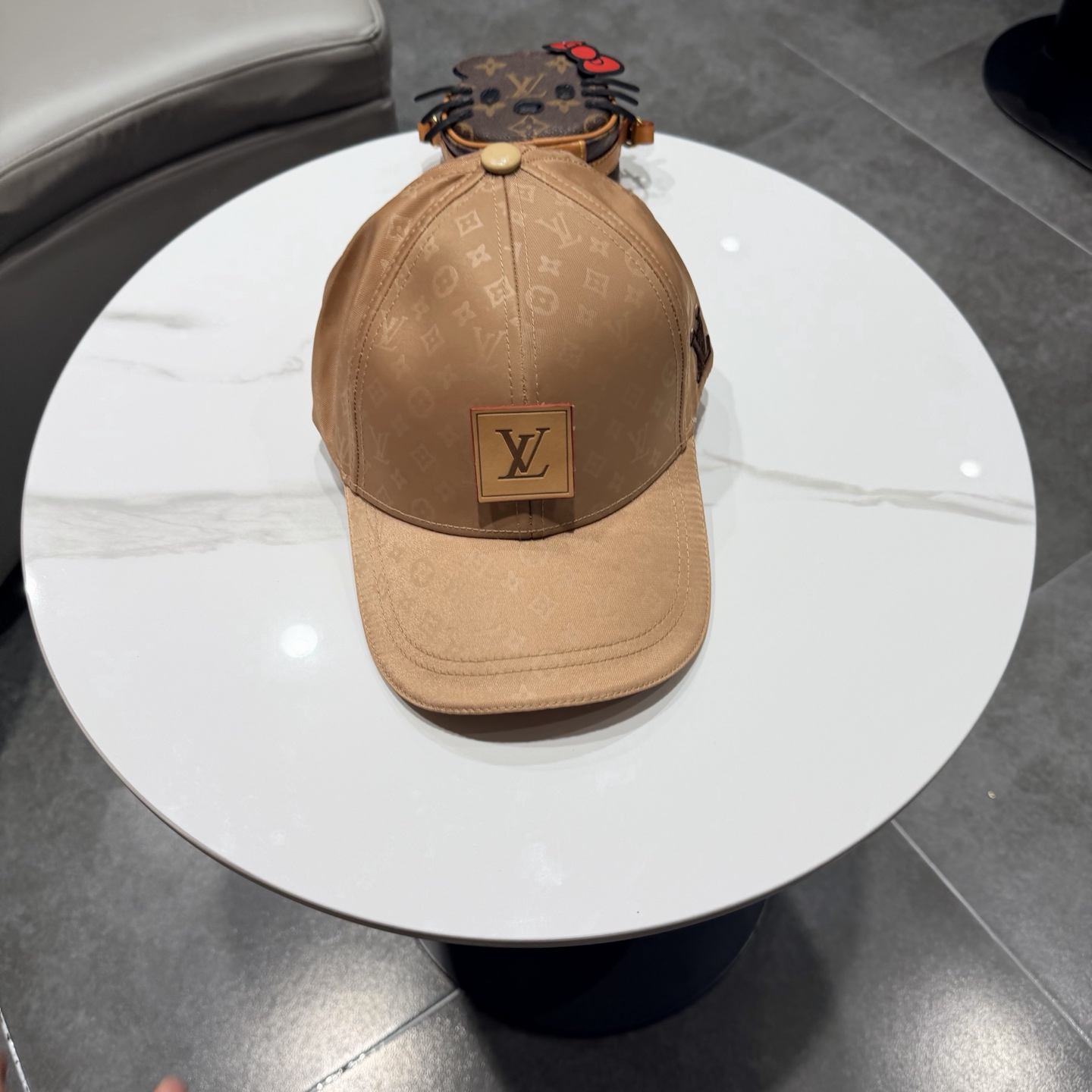 路易威登棒球帽 LouisVuitton😍新款LV棒球帽，重工打造♥️高端大气，百搭款🤗男女通用！