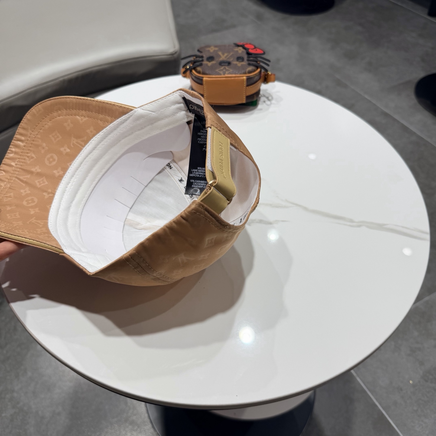 路易威登棒球帽 LouisVuitton😍新款LV棒球帽，重工打造♥️高端大气，百搭款🤗男女通用！