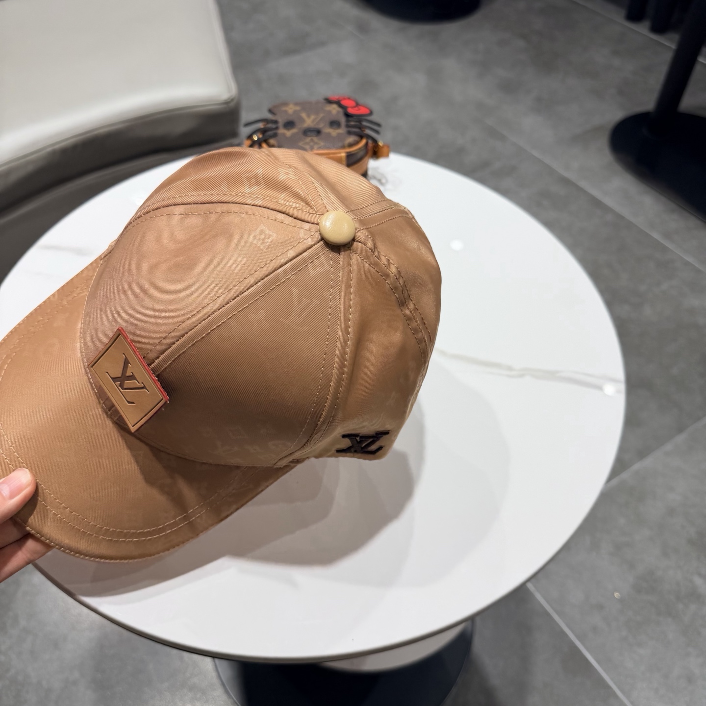 路易威登棒球帽 LouisVuitton😍新款LV棒球帽，重工打造♥️高端大气，百搭款🤗男女通用！