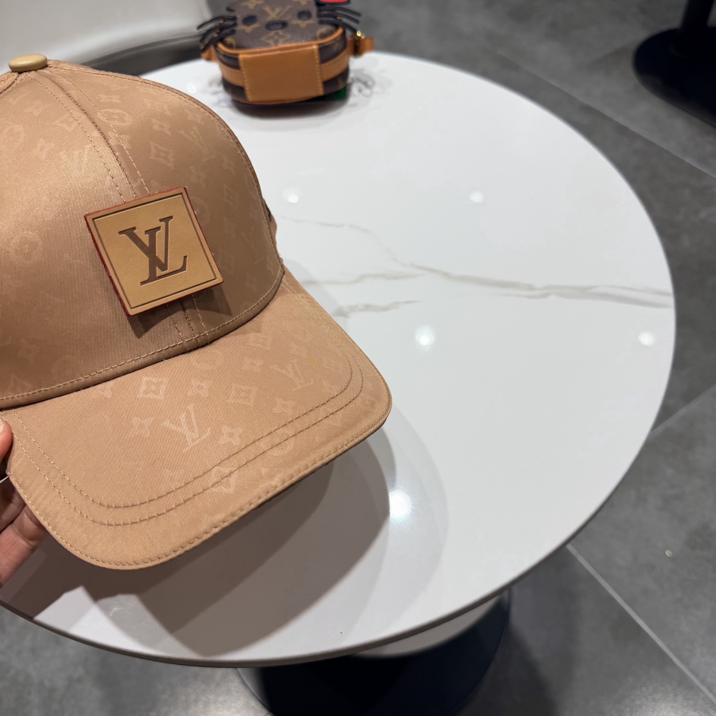 路易威登棒球帽 LouisVuitton😍新款LV棒球帽，重工打造♥️高端大气，百搭款🤗男女通用！