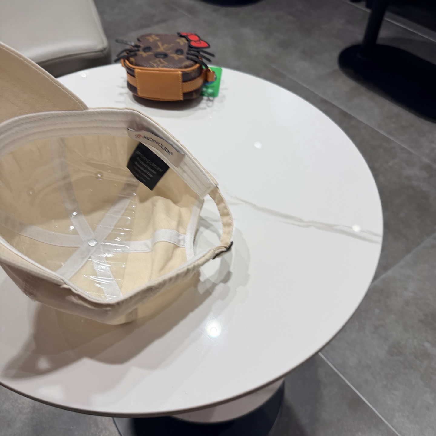 蒙口早春新款洗水做旧破洞棒球帽，男女同款