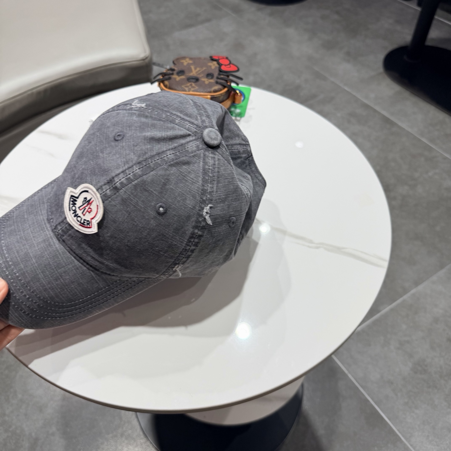 蒙口早春新款洗水做旧破洞棒球帽，男女同款