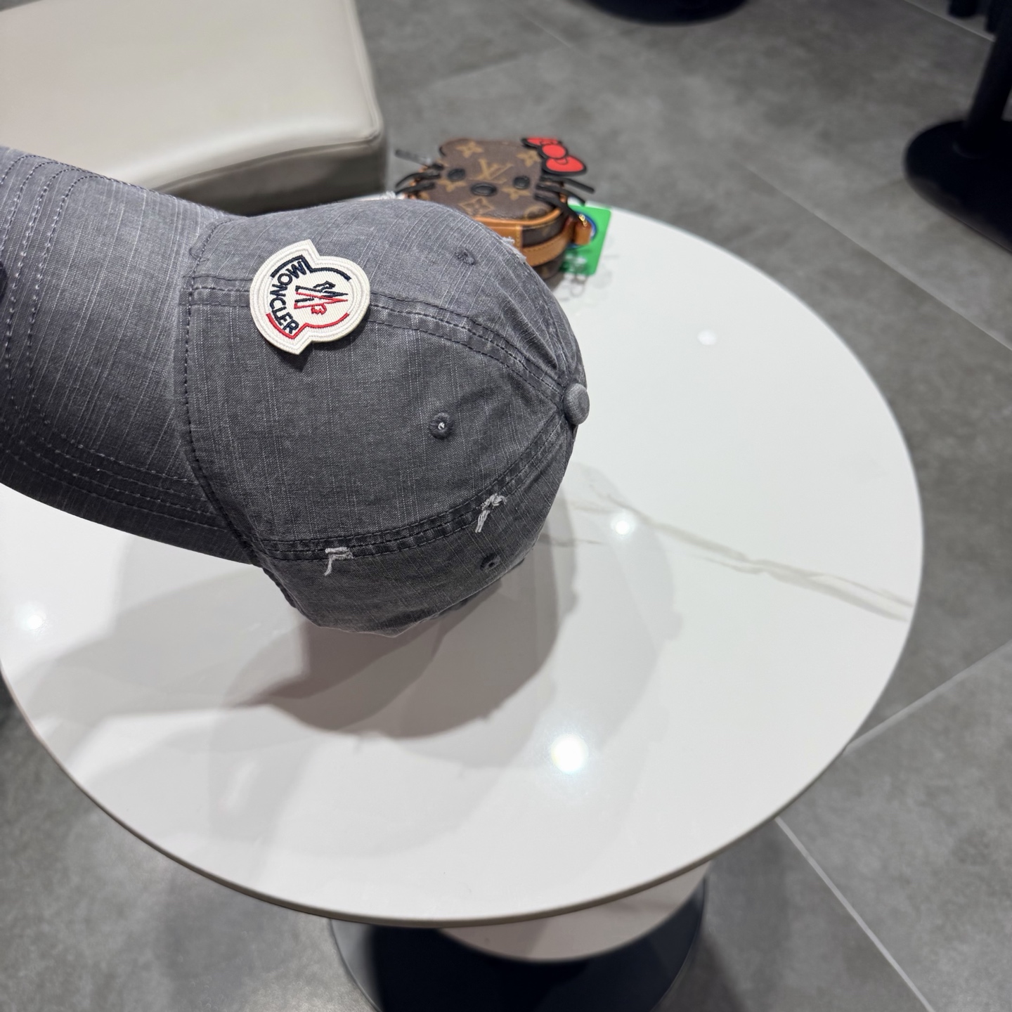 蒙口早春新款洗水做旧破洞棒球帽，男女同款