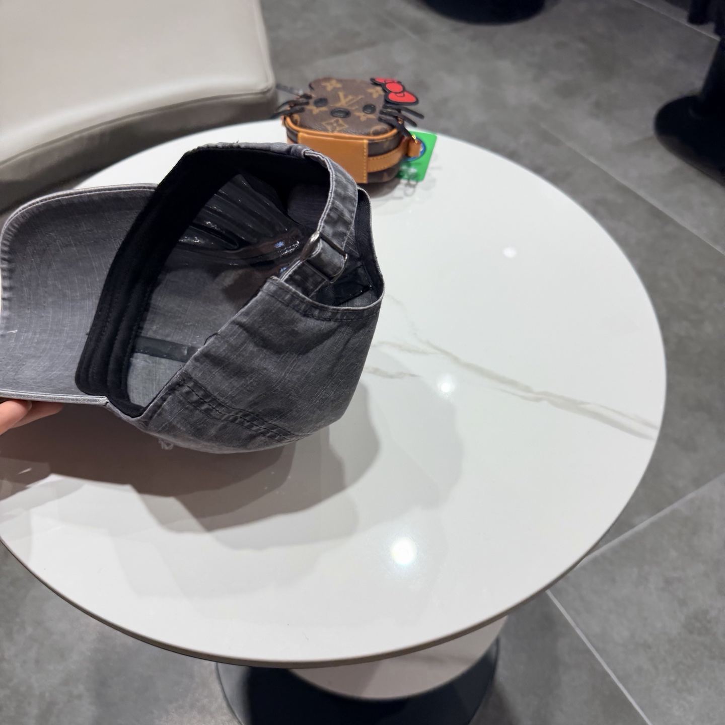 蒙口早春新款洗水做旧破洞棒球帽，男女同款