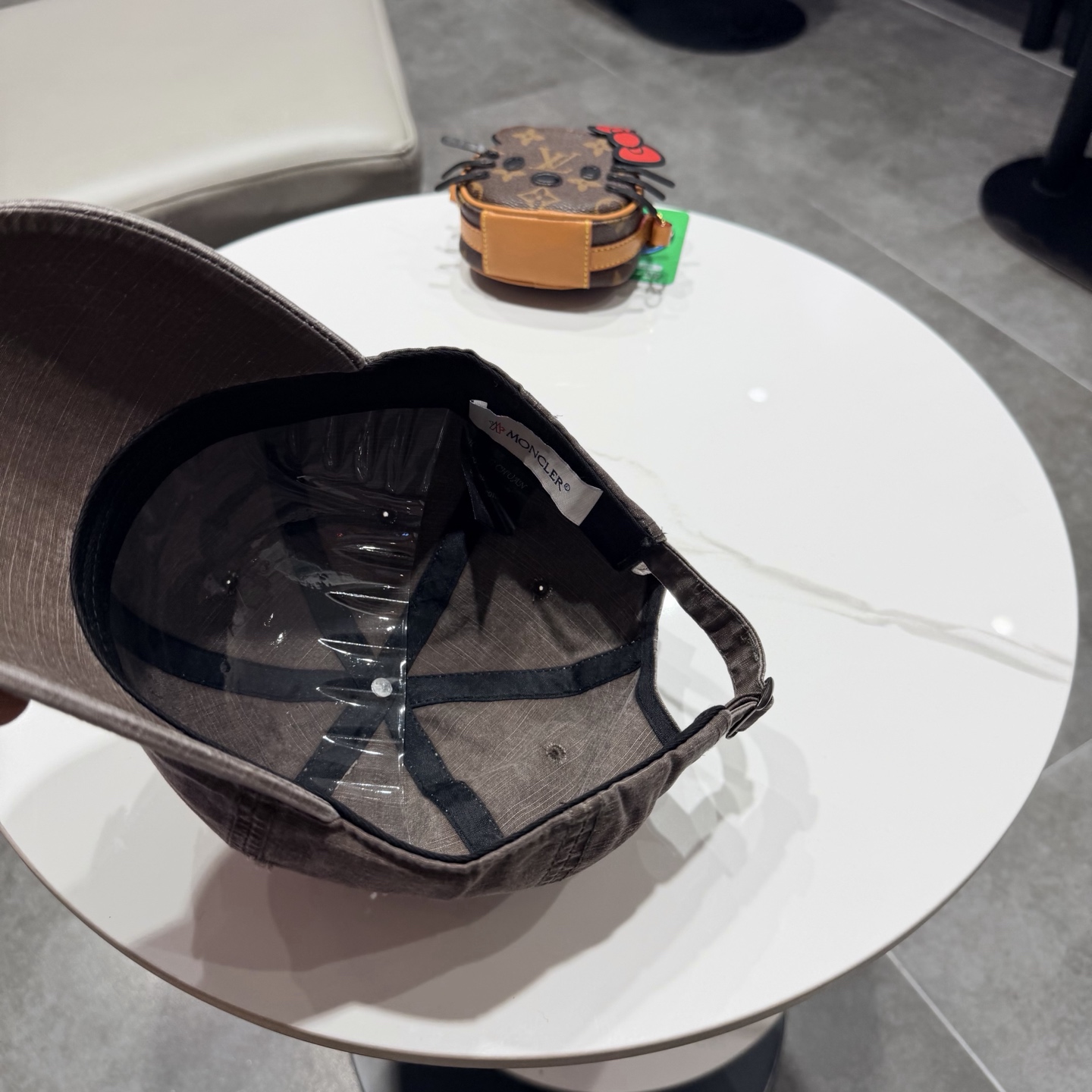 蒙口早春新款洗水做旧破洞棒球帽，男女同款